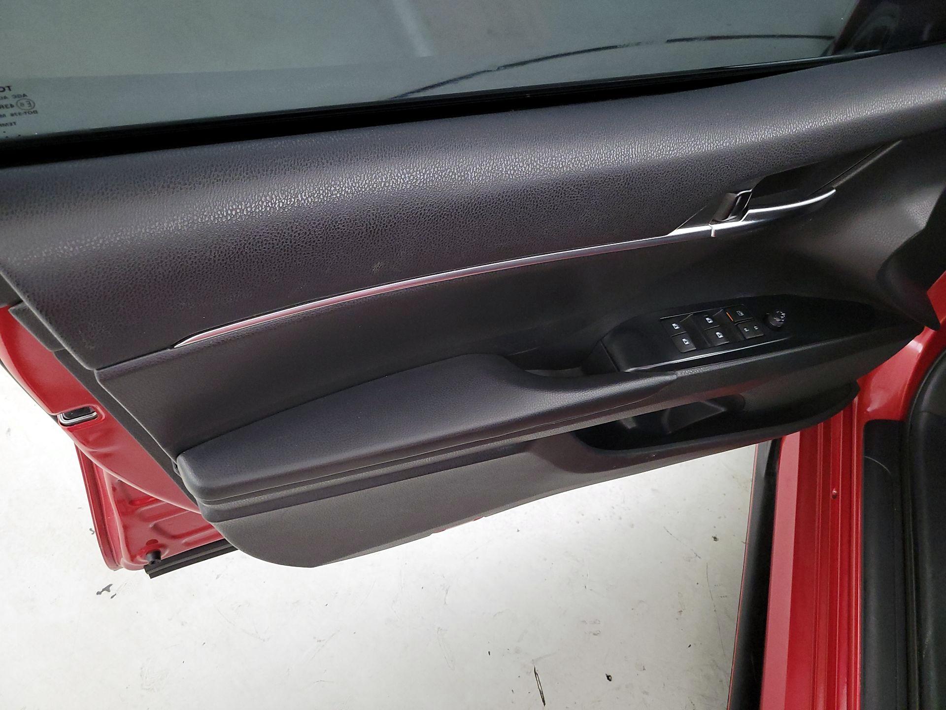 Thumbnail: 2020 Toyota Camry - 12