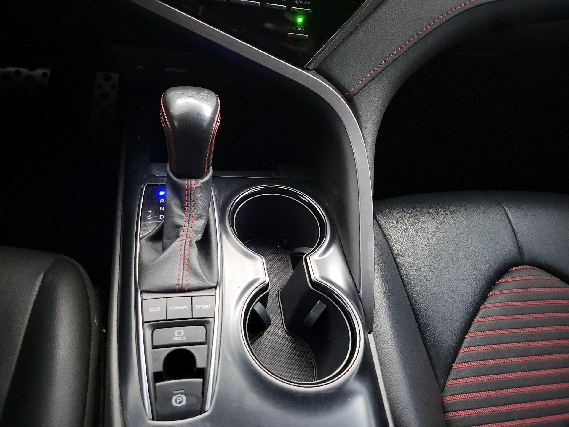 Thumbnail: 2020 Toyota Camry - 17