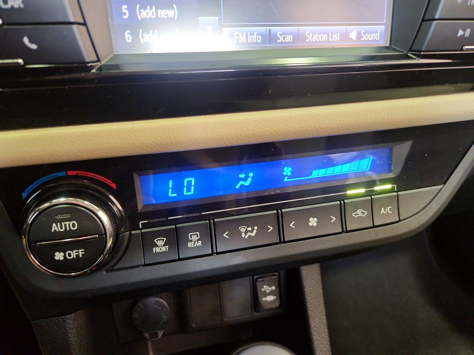 Thumbnail: 2016 Toyota Corolla - 16