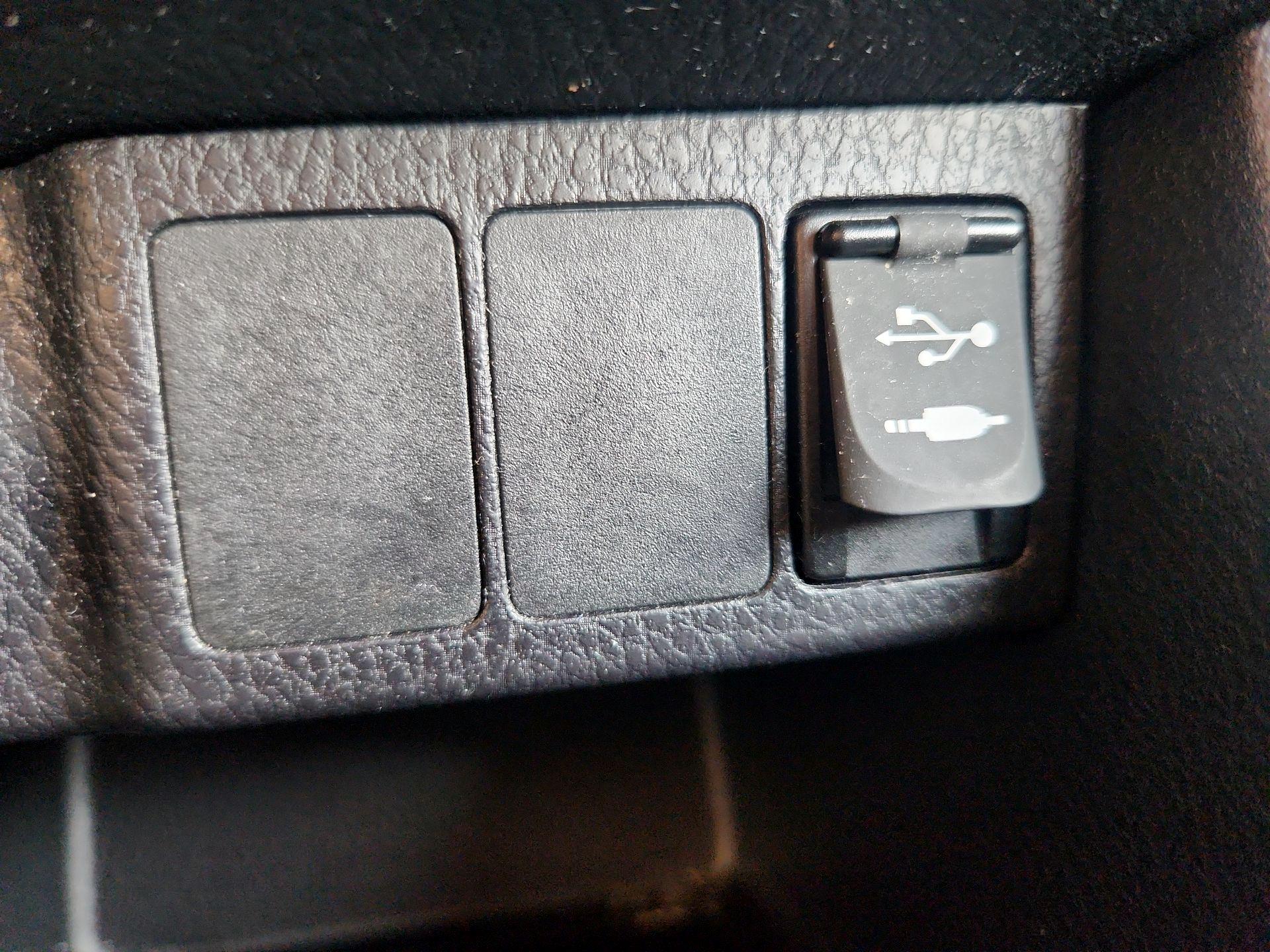 Thumbnail: 2016 Toyota Corolla - 18