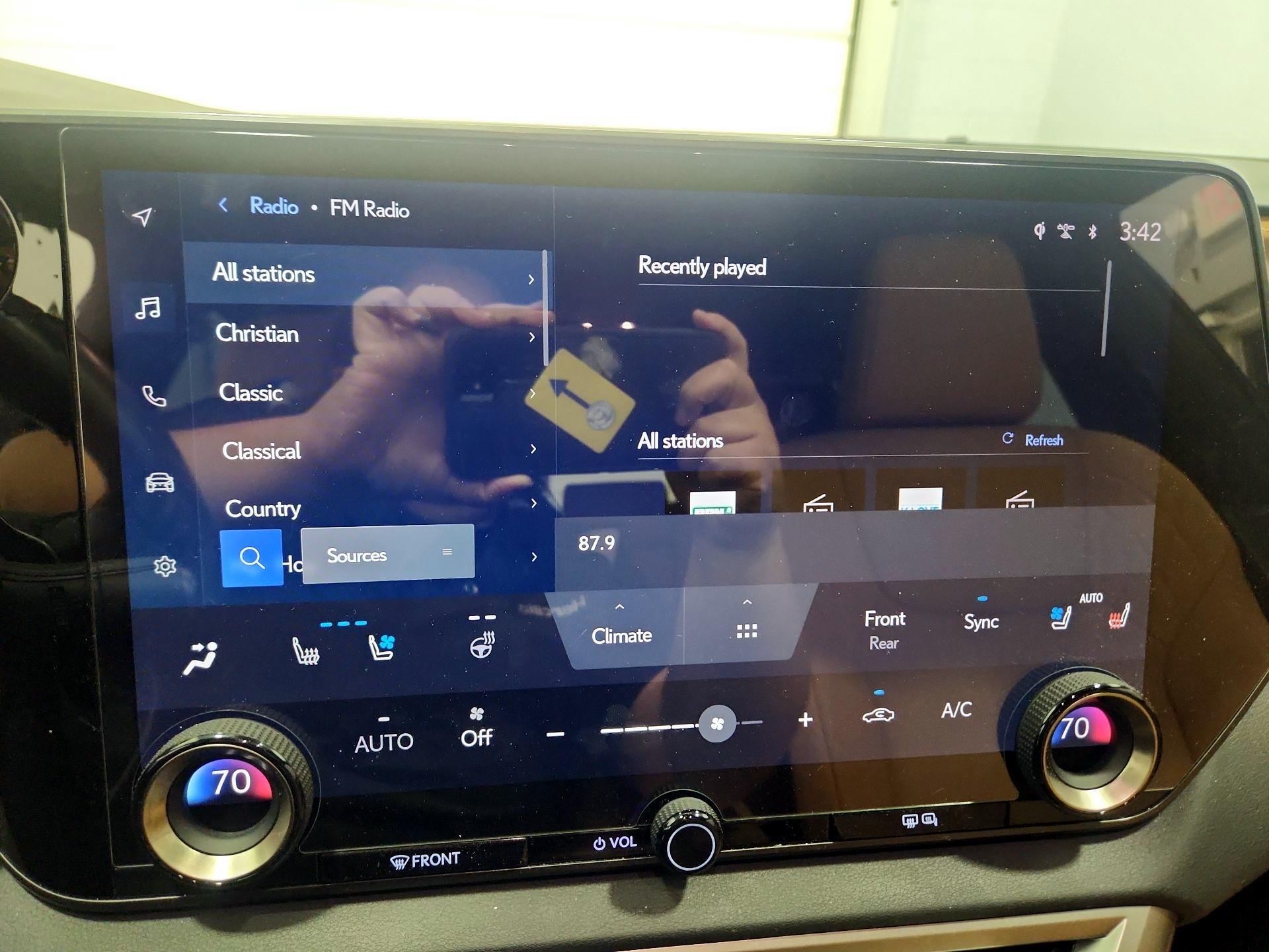 Thumbnail: 2024 Lexus RX - 16