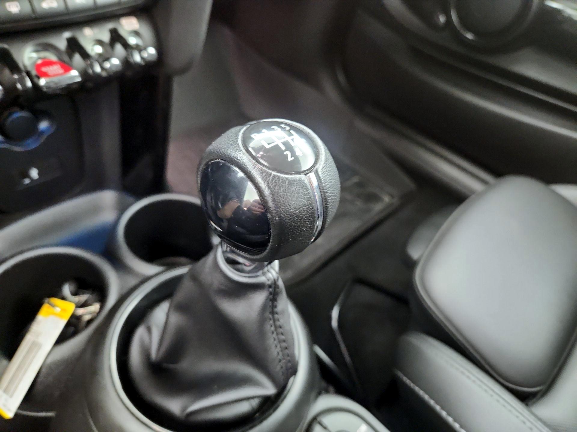 Thumbnail: 2022 MINI Cooper Hardtop - 14