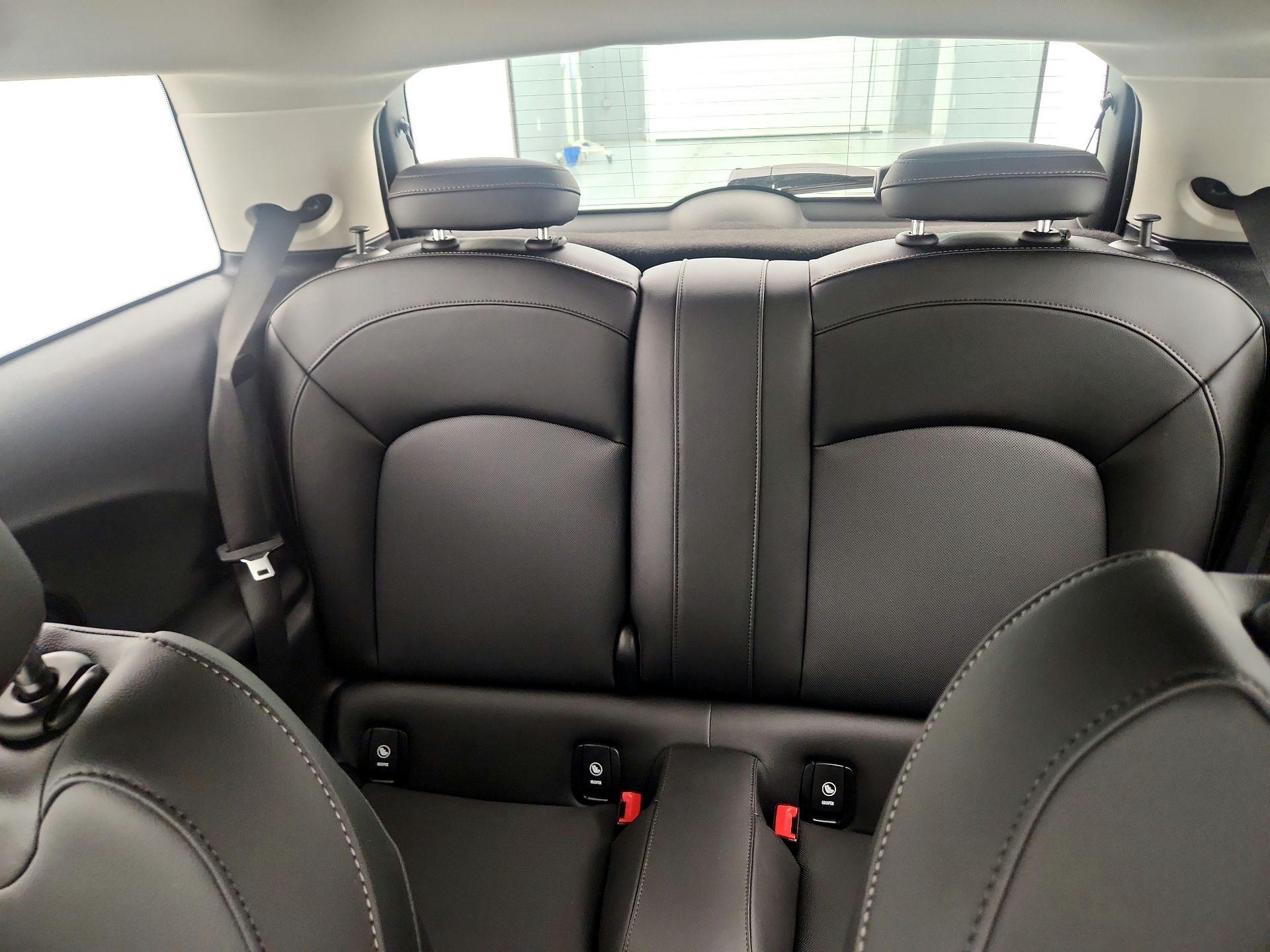 Thumbnail: 2022 MINI Cooper Hardtop - 16