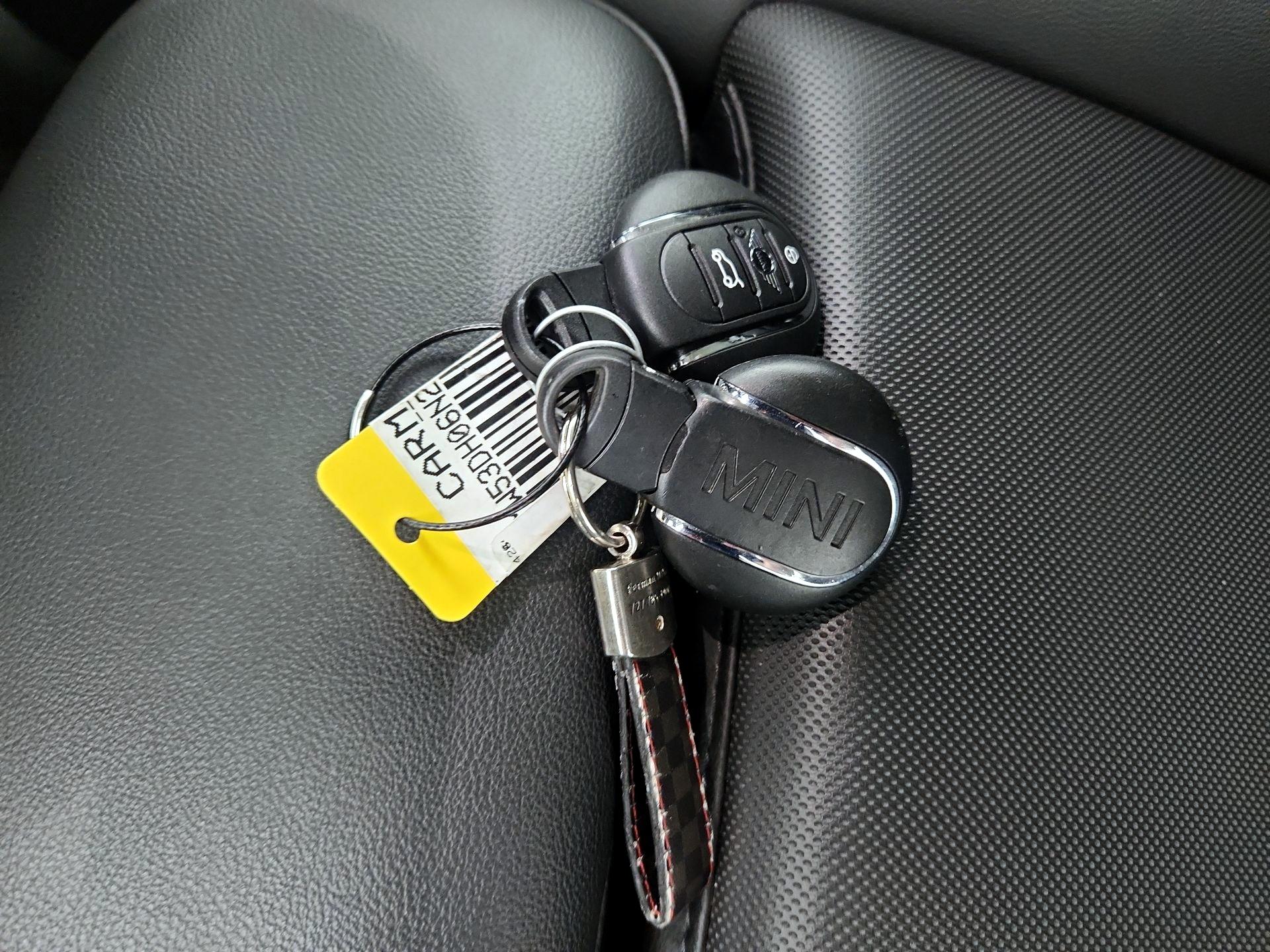 Thumbnail: 2022 MINI Cooper Hardtop - 19