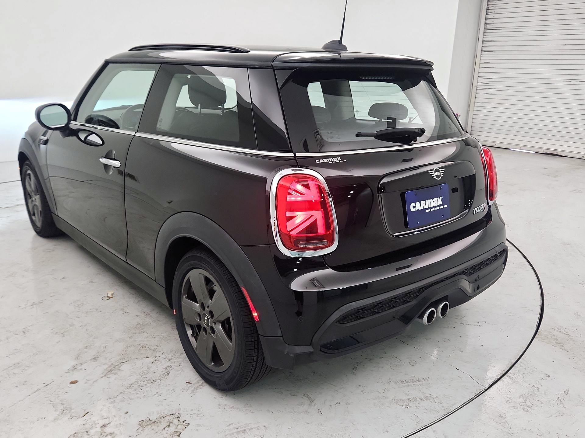 Thumbnail: 2022 MINI Cooper Hardtop - 7