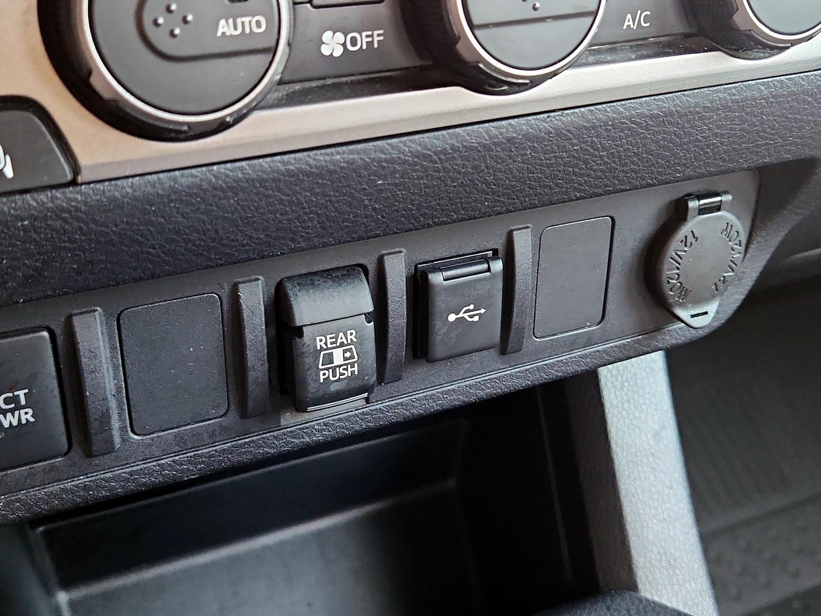 2022 Toyota Tacoma SR5 - Photo 20