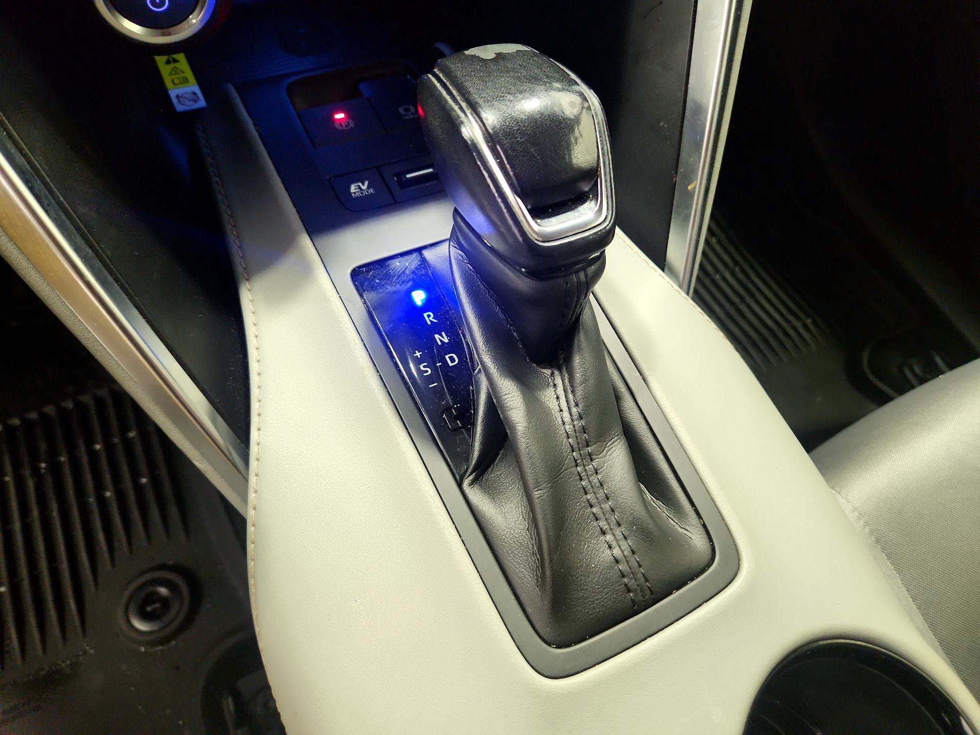 Thumbnail: 2021 Toyota Venza - 17