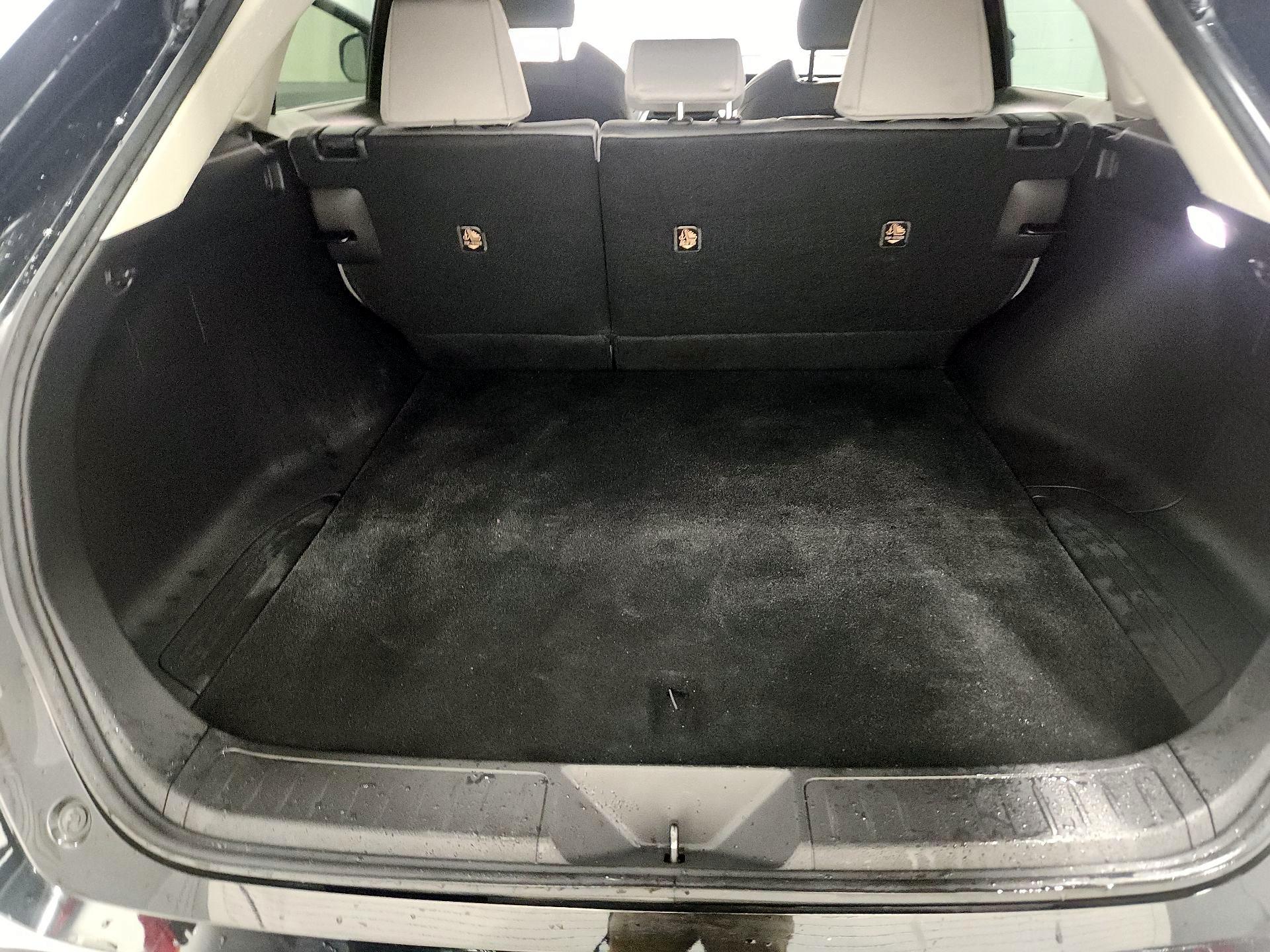 Thumbnail: 2021 Toyota Venza - 20