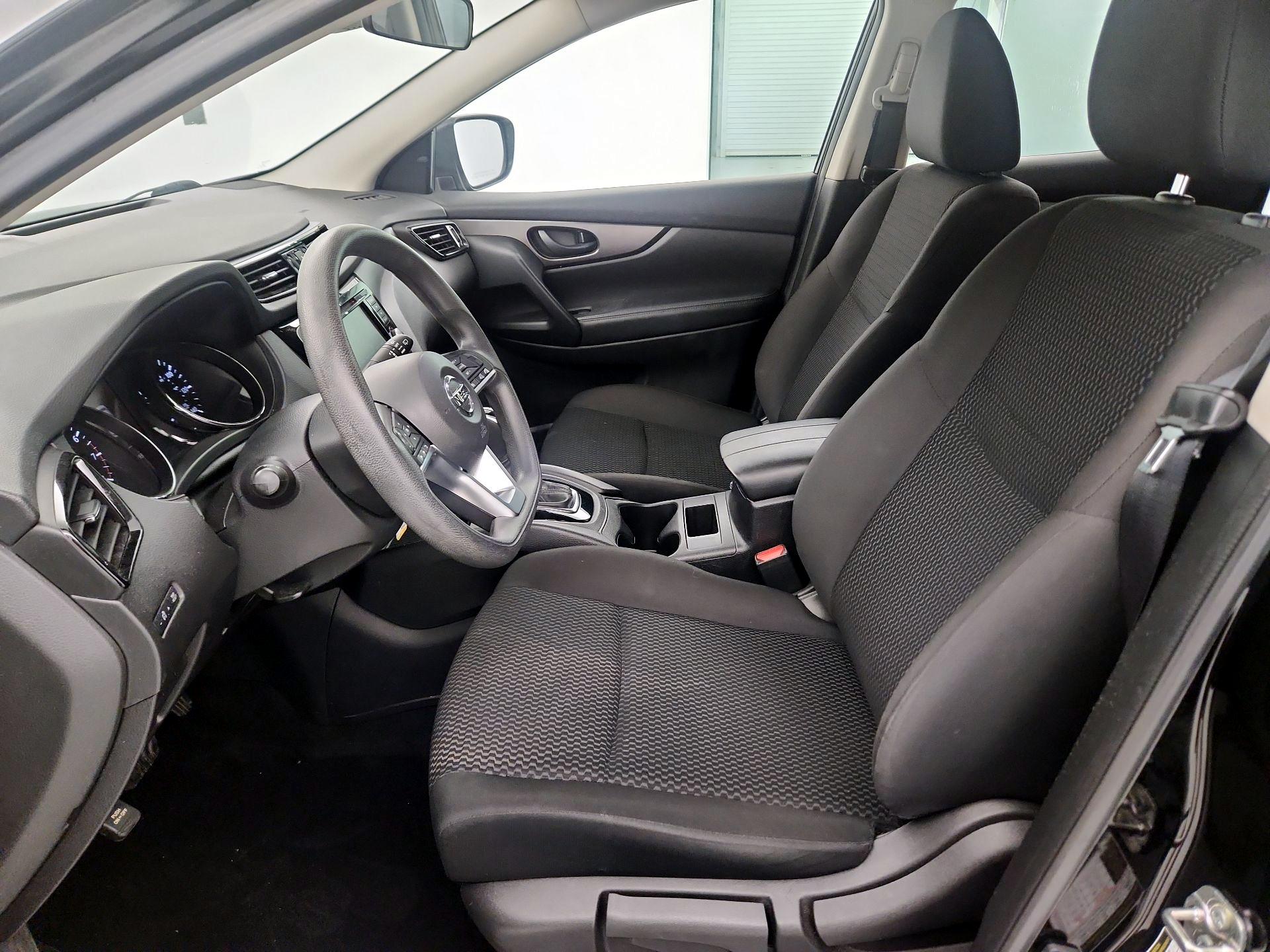 Thumbnail: 2022 Nissan Rogue Sport - 9