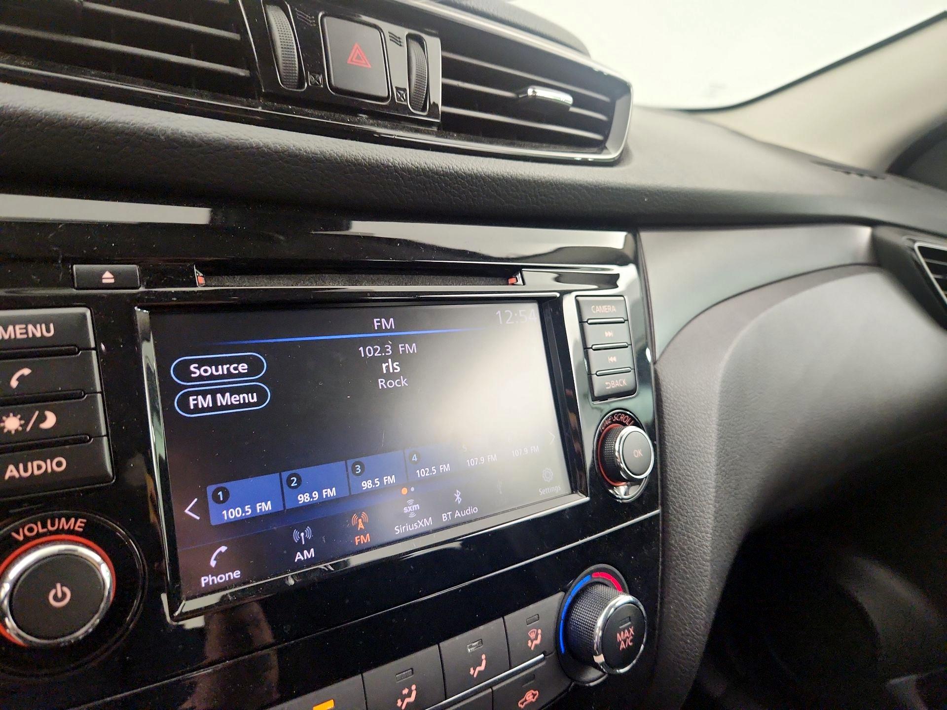 Thumbnail: 2022 Nissan Rogue Sport - 13