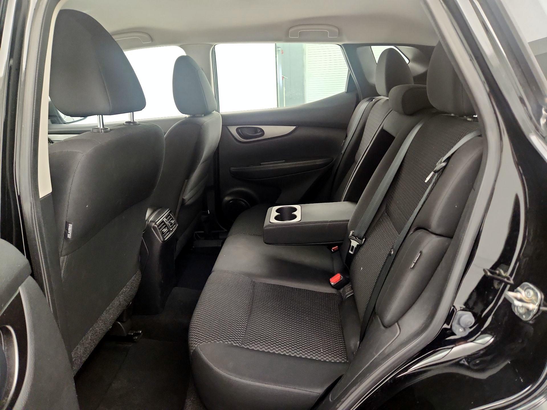 Thumbnail: 2022 Nissan Rogue Sport - 17