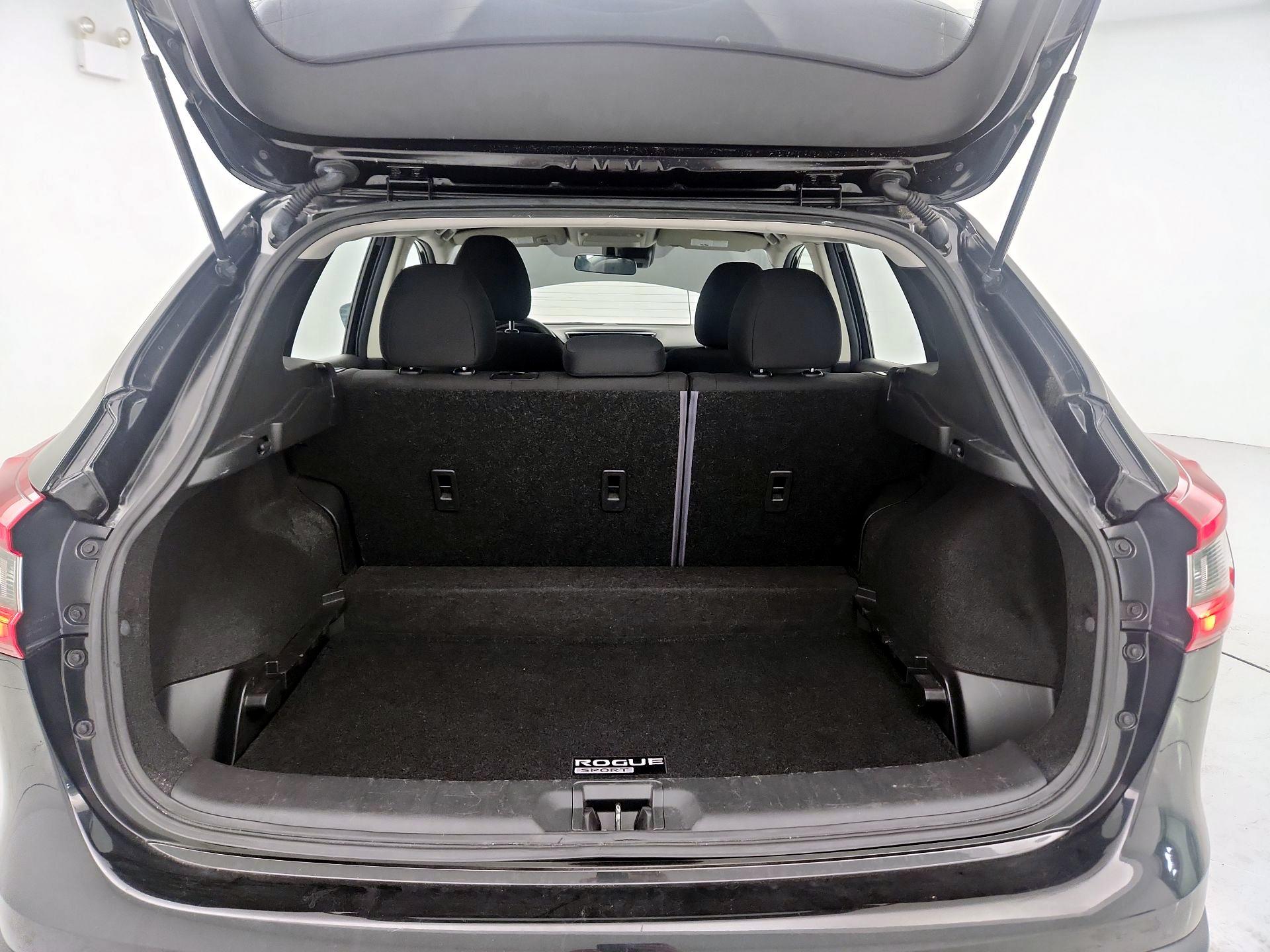 Thumbnail: 2022 Nissan Rogue Sport - 18