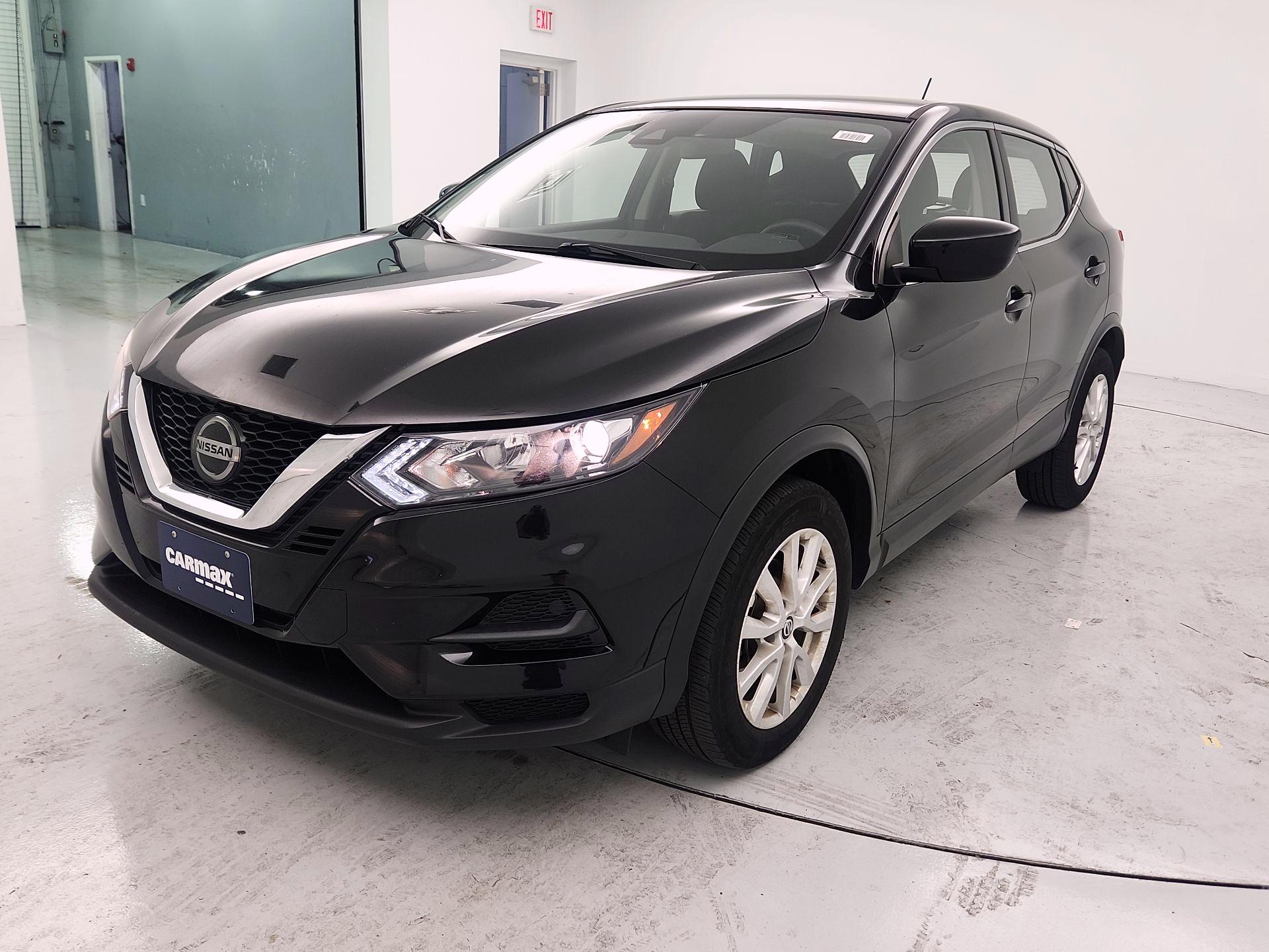 Thumbnail: 2022 Nissan Rogue Sport - 3