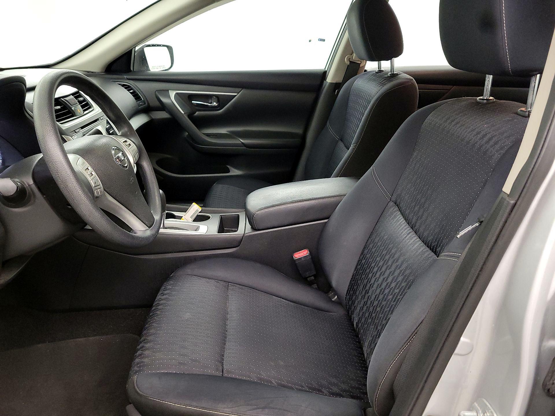 Thumbnail: 2016 Nissan Altima - 11