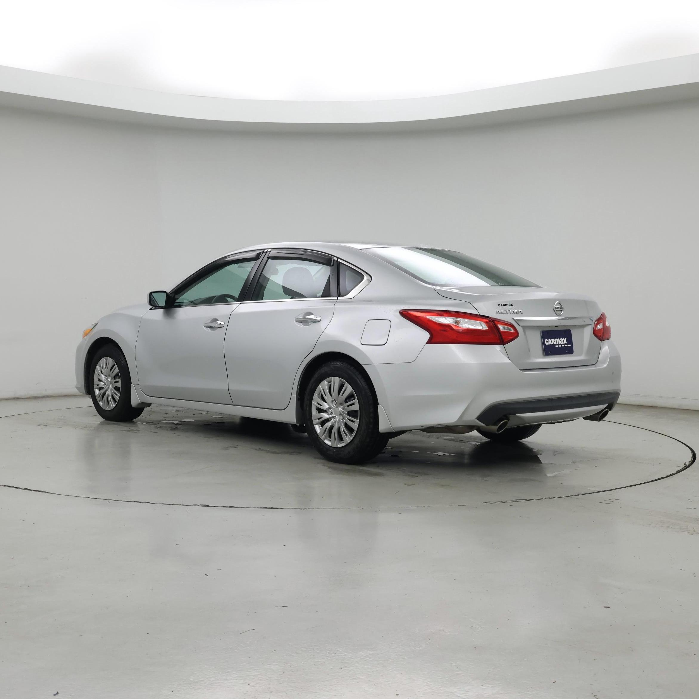 Thumbnail: 2016 Nissan Altima - 2