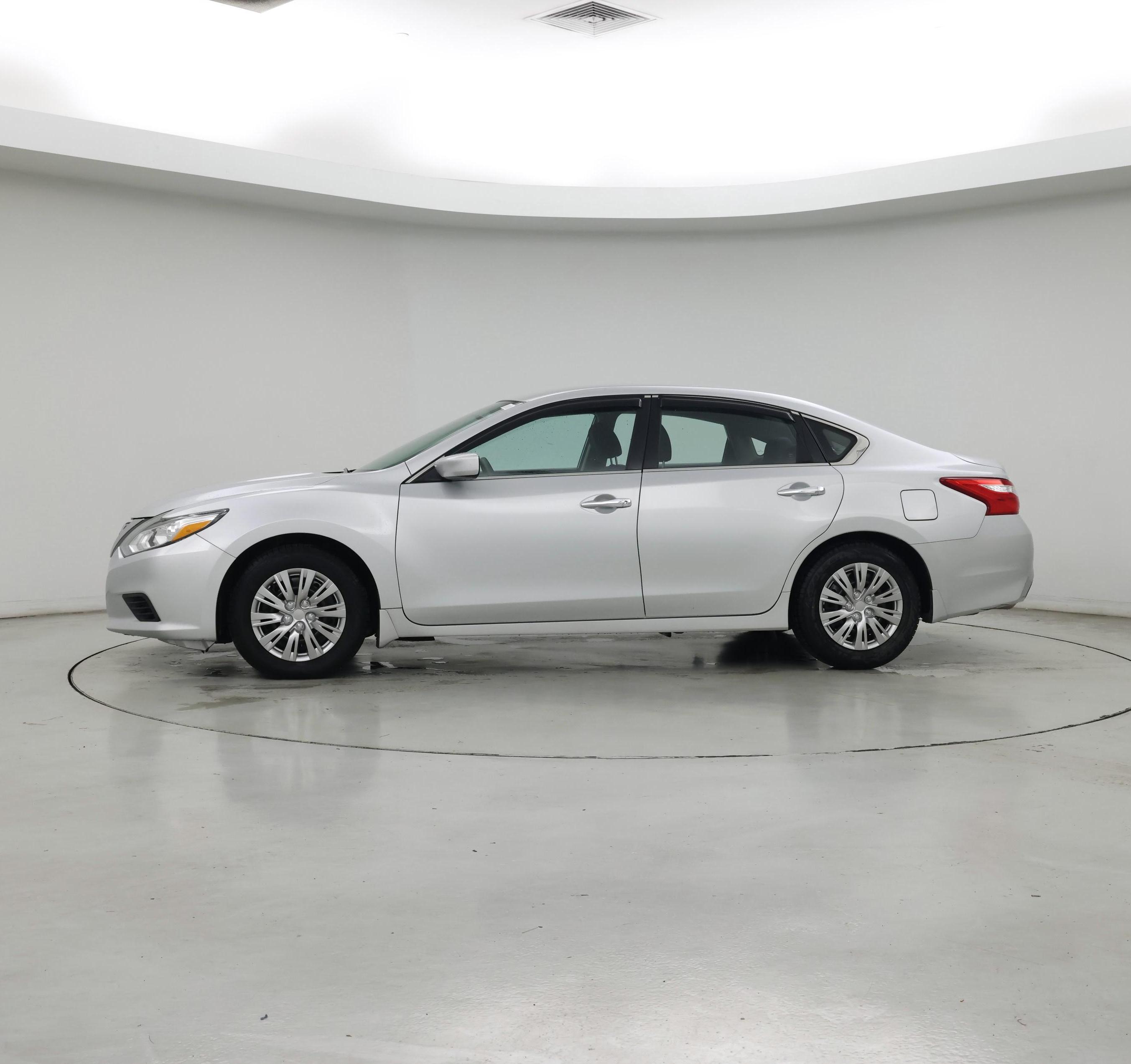 Thumbnail: 2016 Nissan Altima - 3