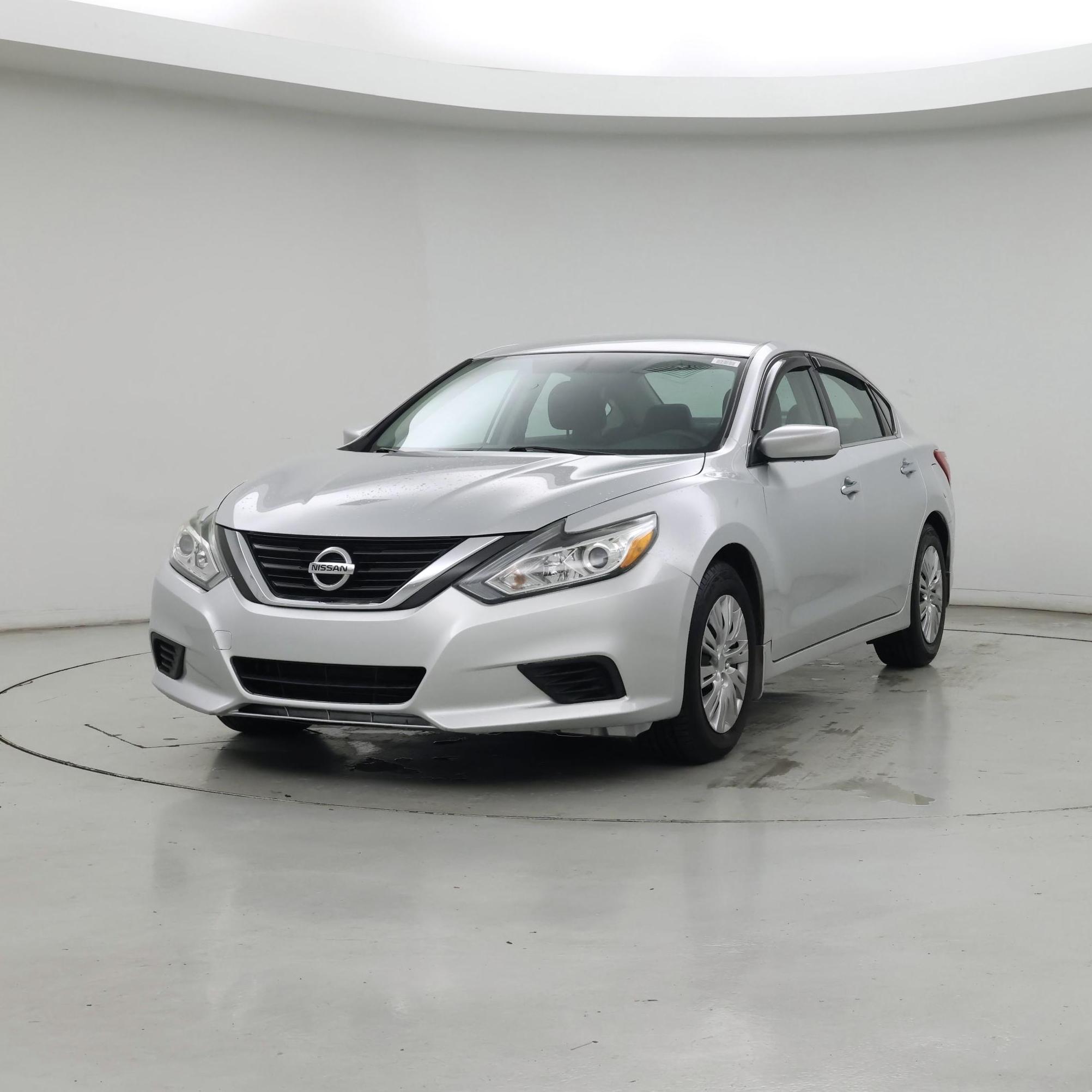 Thumbnail: 2016 Nissan Altima - 4