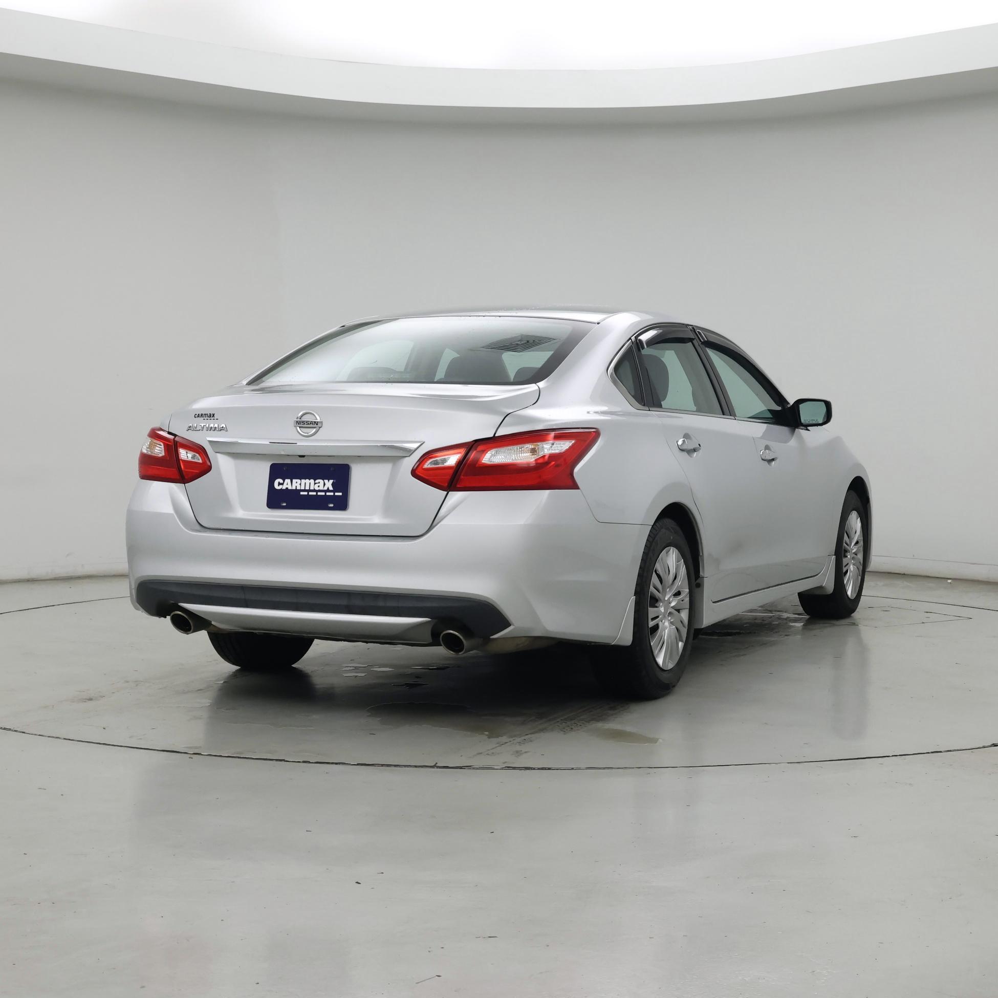 Thumbnail: 2016 Nissan Altima - 8
