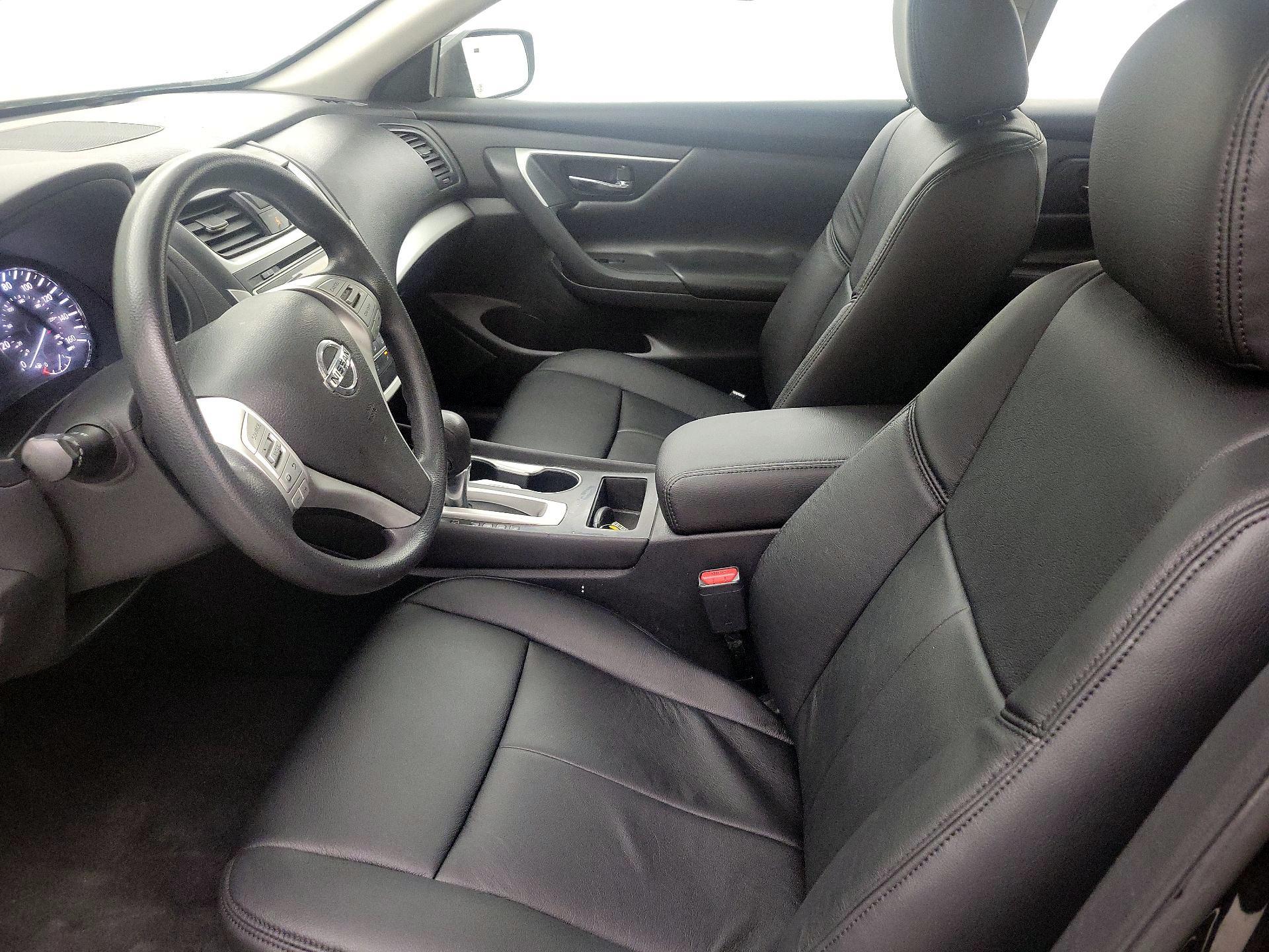 Thumbnail: 2016 Nissan Altima - 11