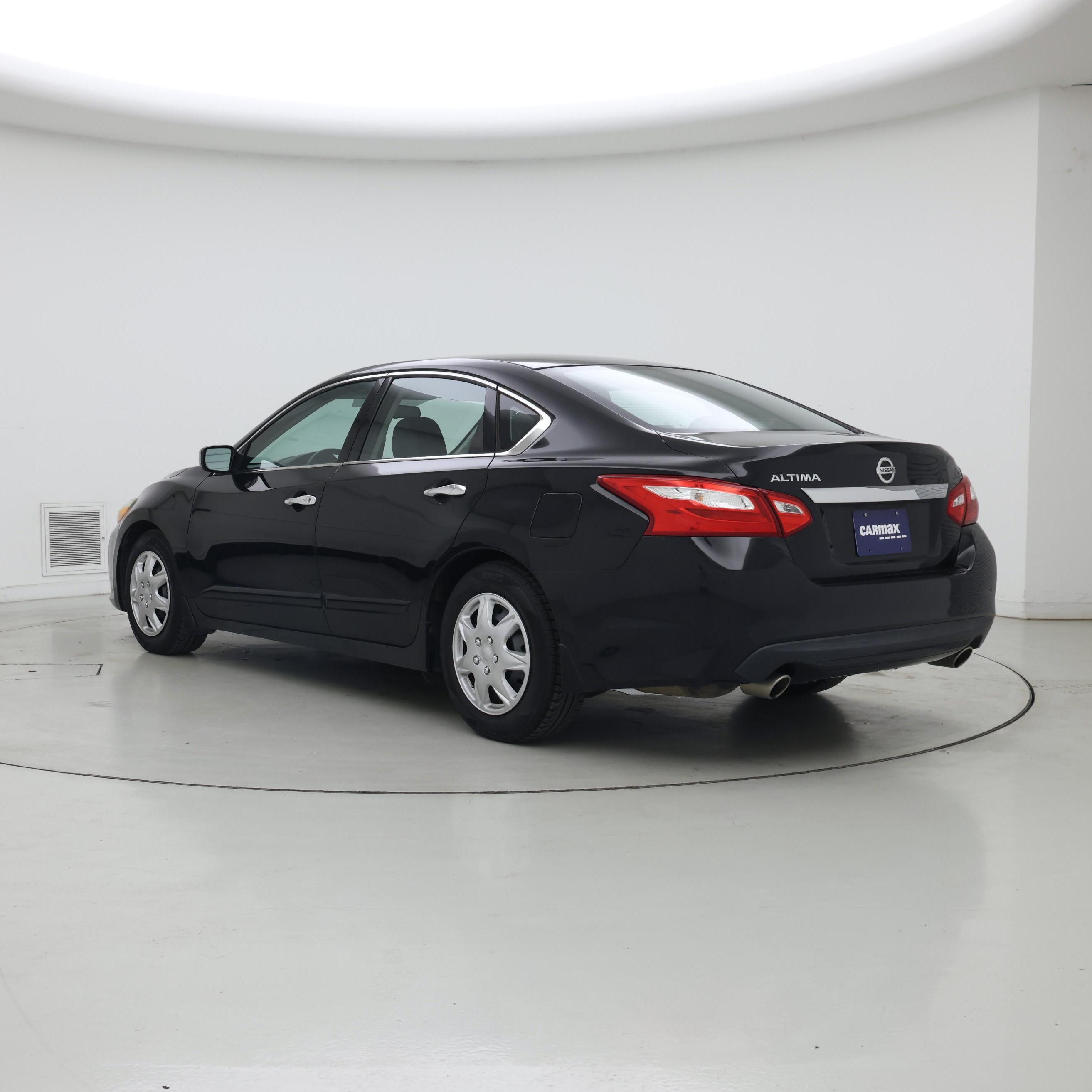 Thumbnail: 2016 Nissan Altima - 2