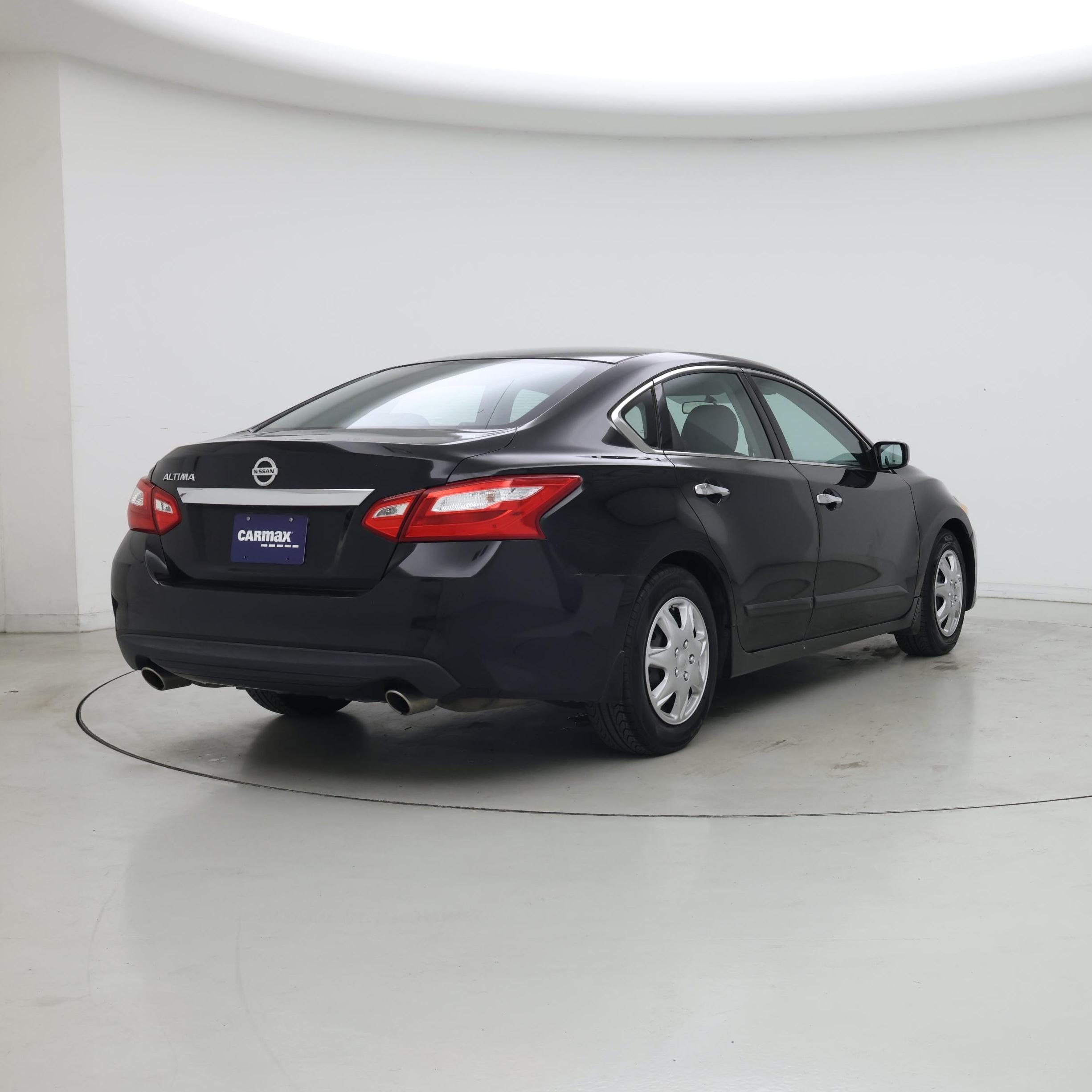 Thumbnail: 2016 Nissan Altima - 8