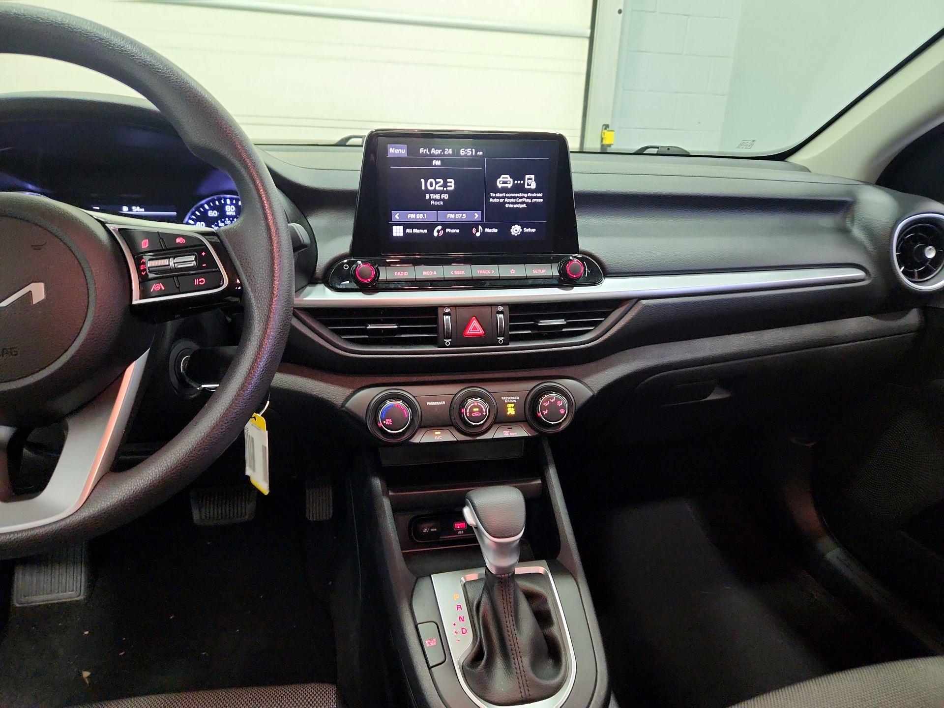 Thumbnail: 2024 Kia Forte - 9