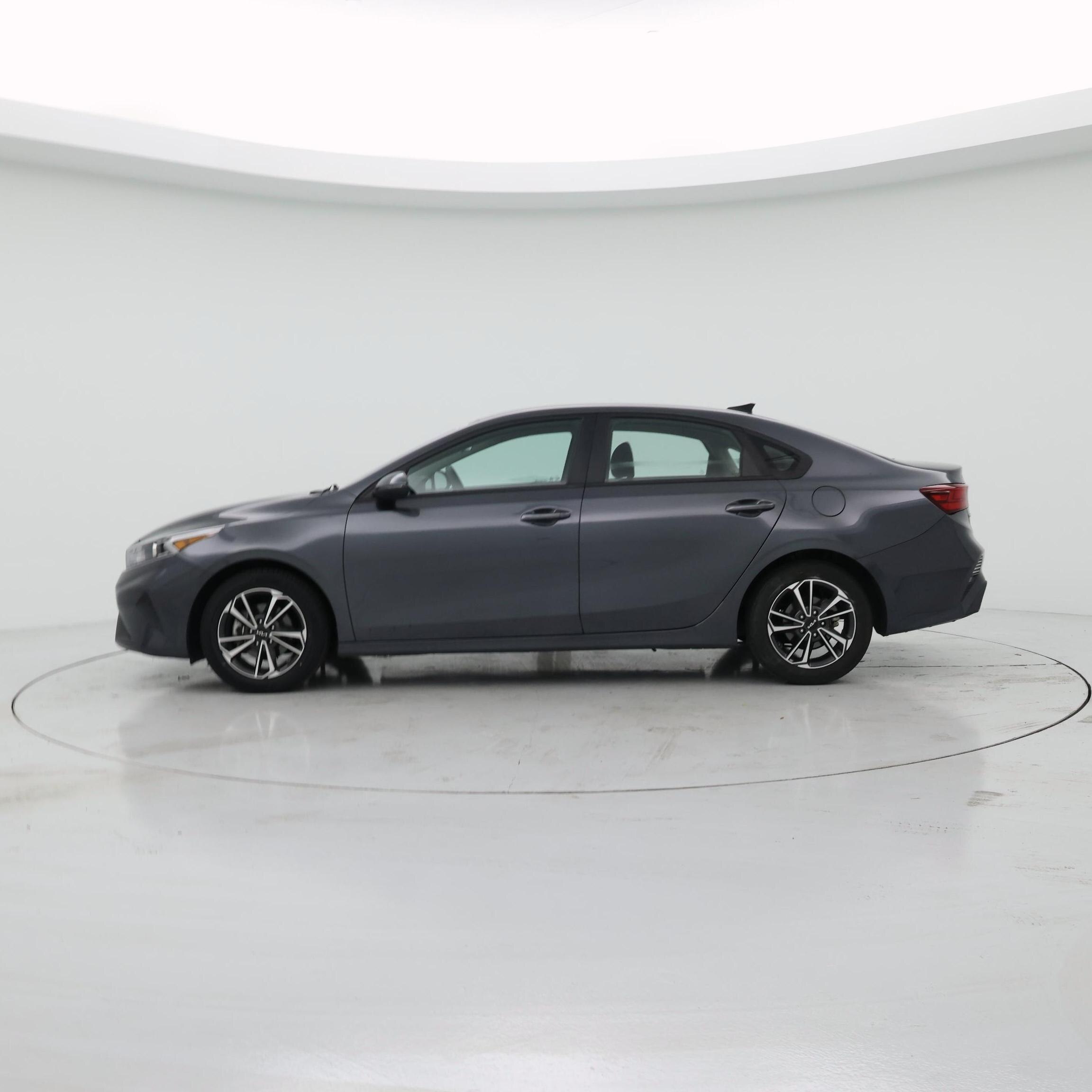 Thumbnail: 2024 Kia Forte - 3
