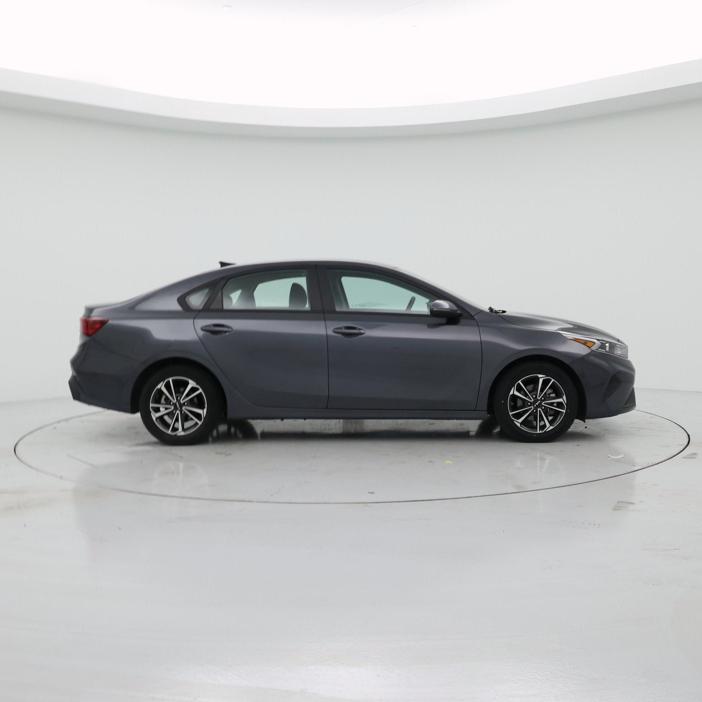 Thumbnail: 2024 Kia Forte - 7