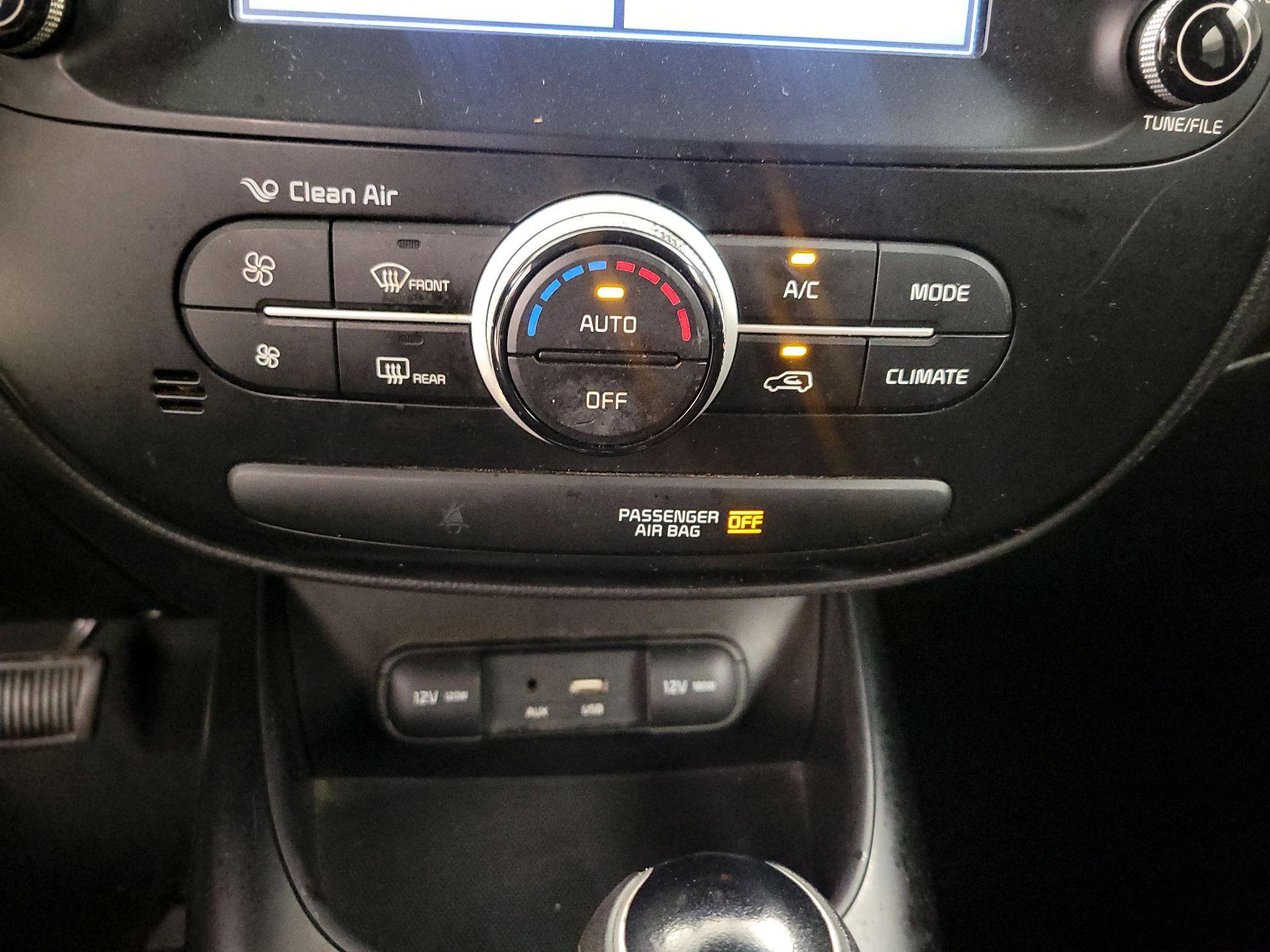 Thumbnail: 2019 Kia Soul - 16