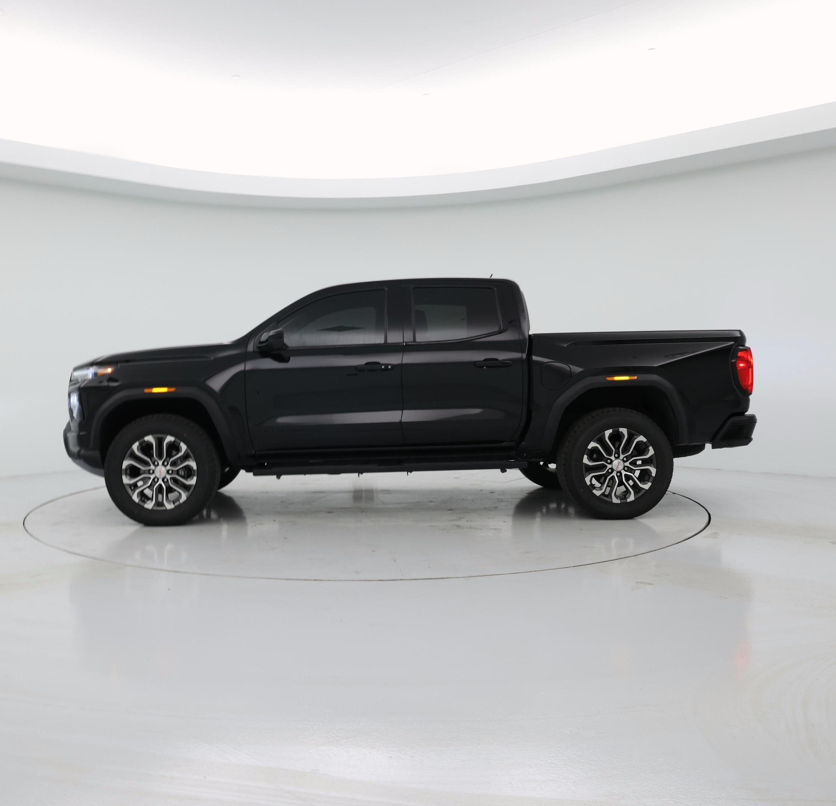 Thumbnail: 2023 GMC Canyon - 3