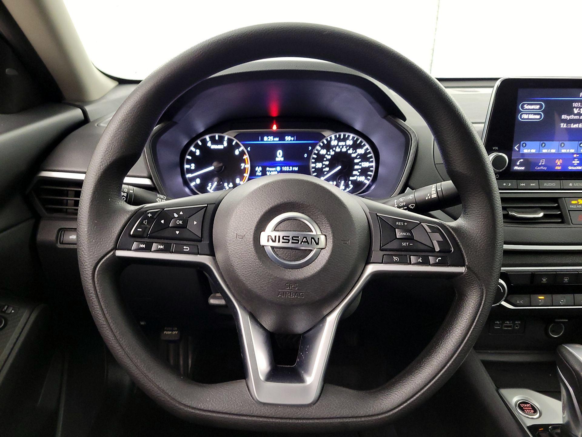Thumbnail: 2022 Nissan Altima - 10