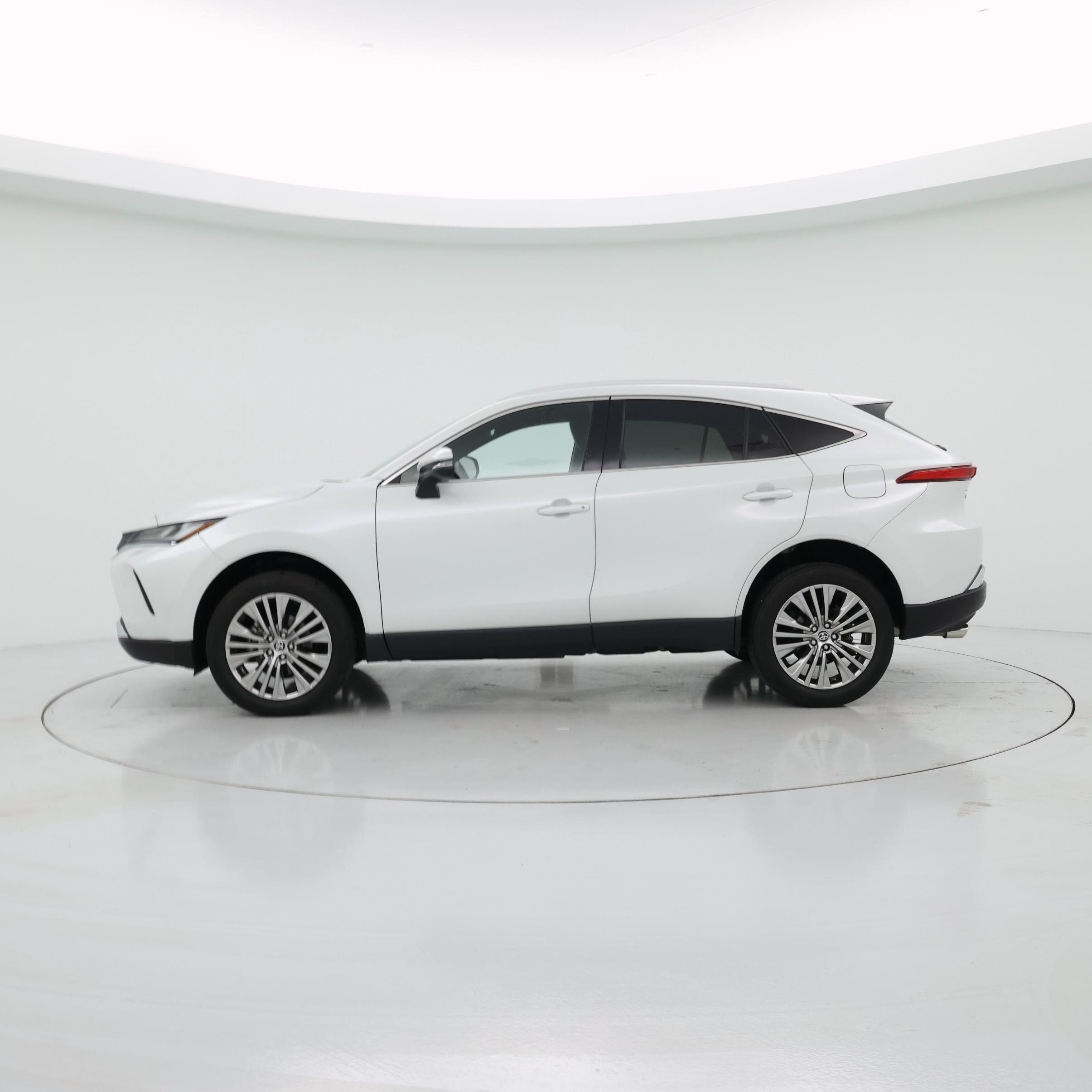 Thumbnail: 2023 Toyota Venza - 3