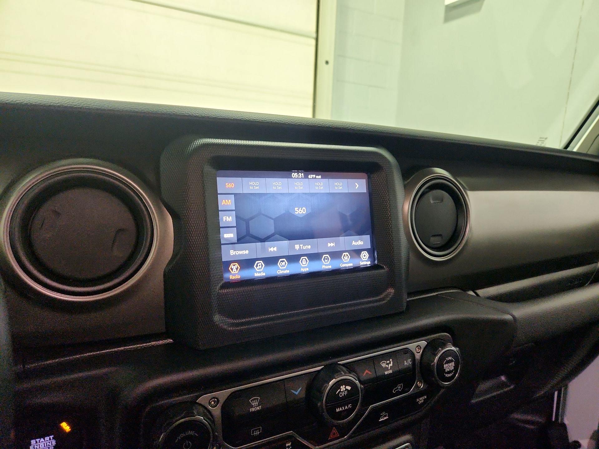Thumbnail: 2022 Jeep Gladiator - 15
