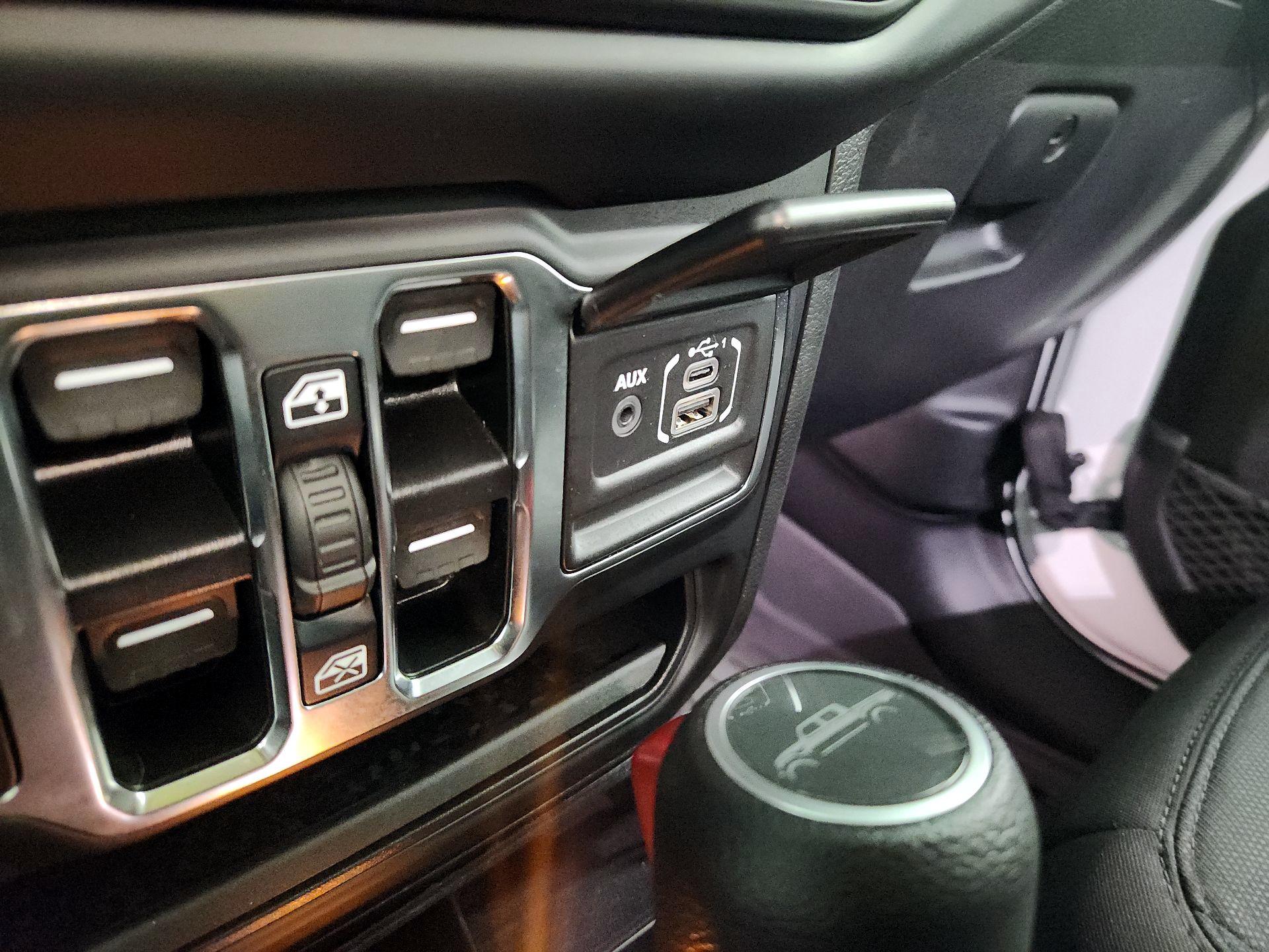 Thumbnail: 2022 Jeep Gladiator - 18
