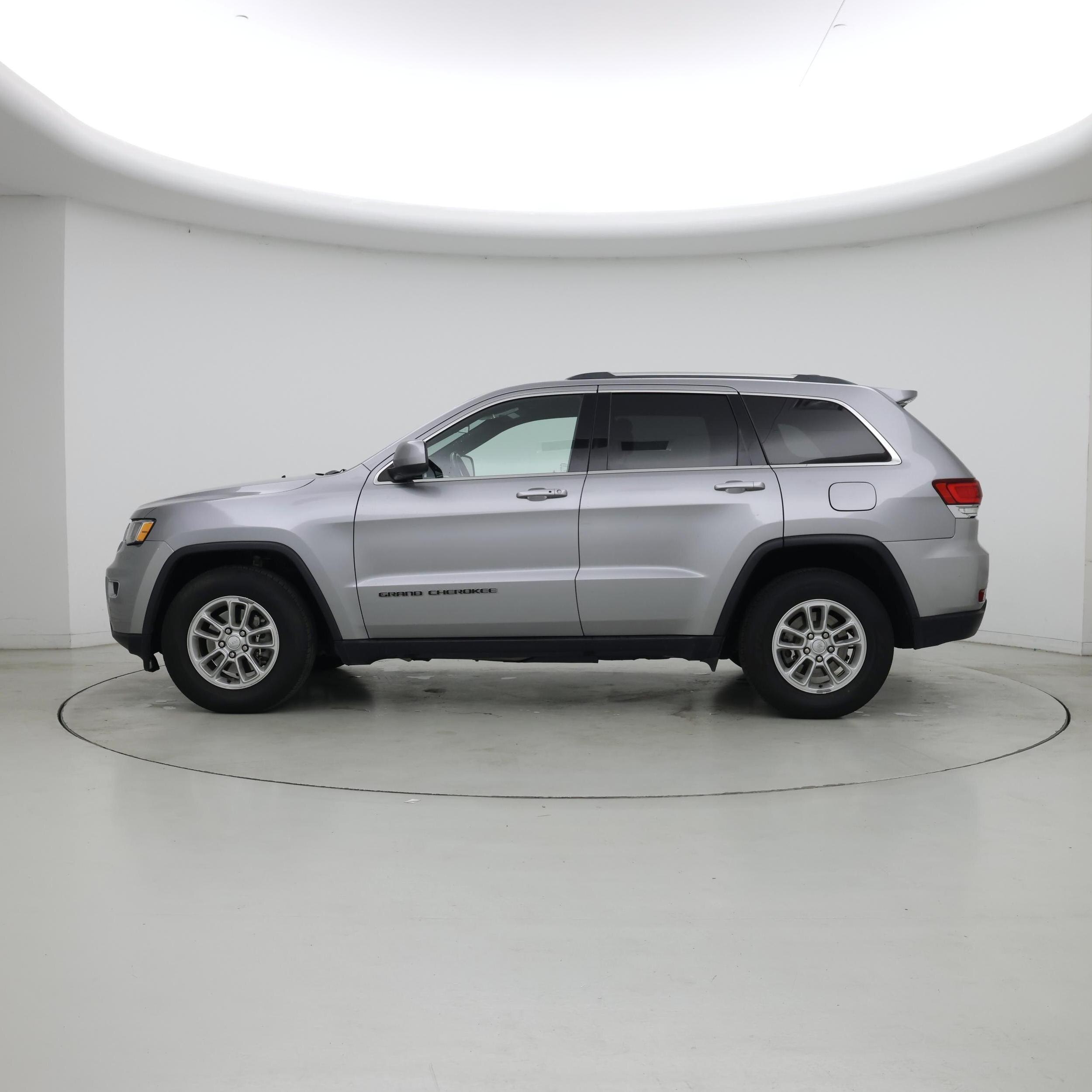 Thumbnail: 2020 Jeep Grand Cherokee - 3