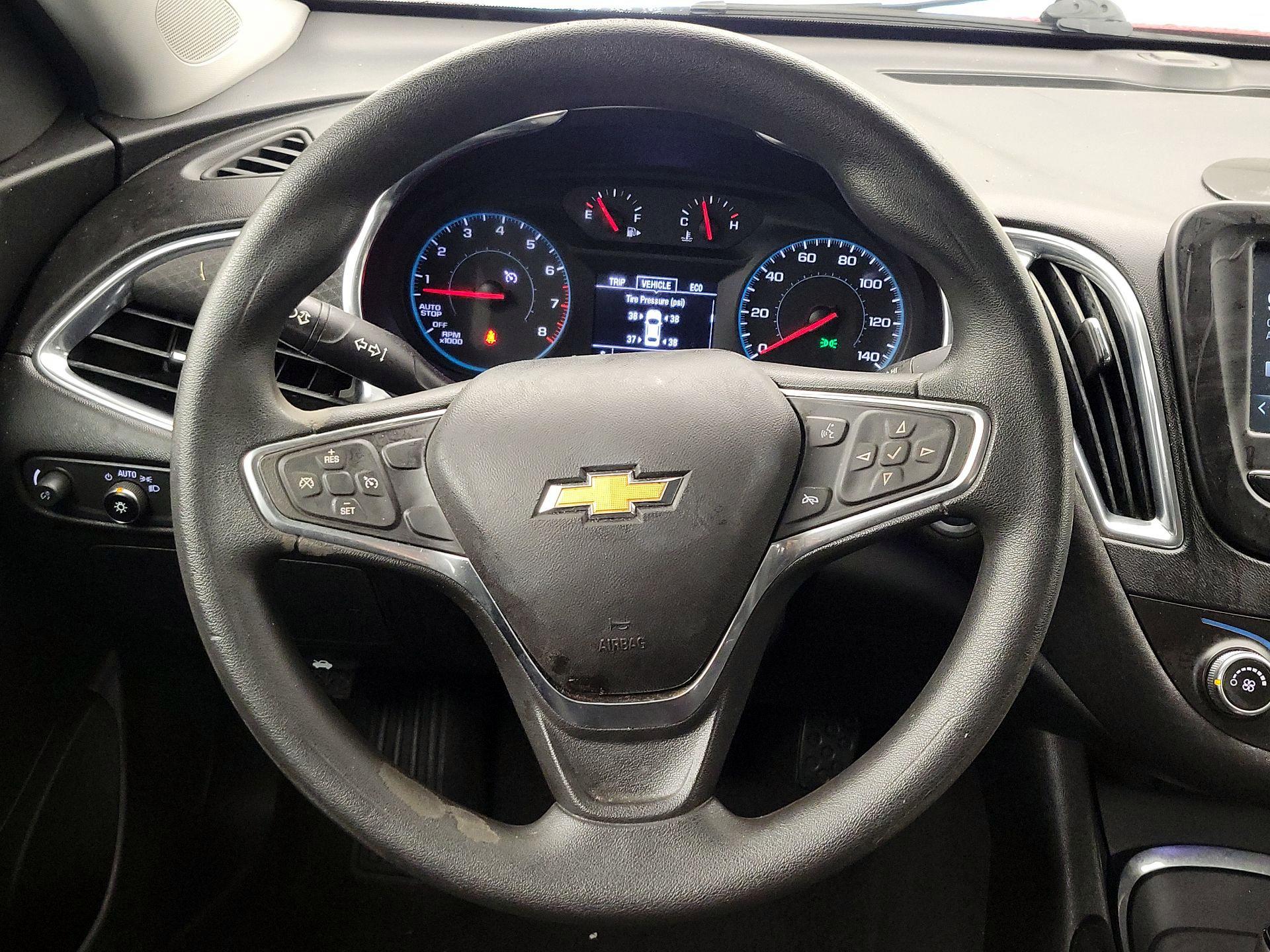 Thumbnail: 2018 Chevrolet Malibu - 10