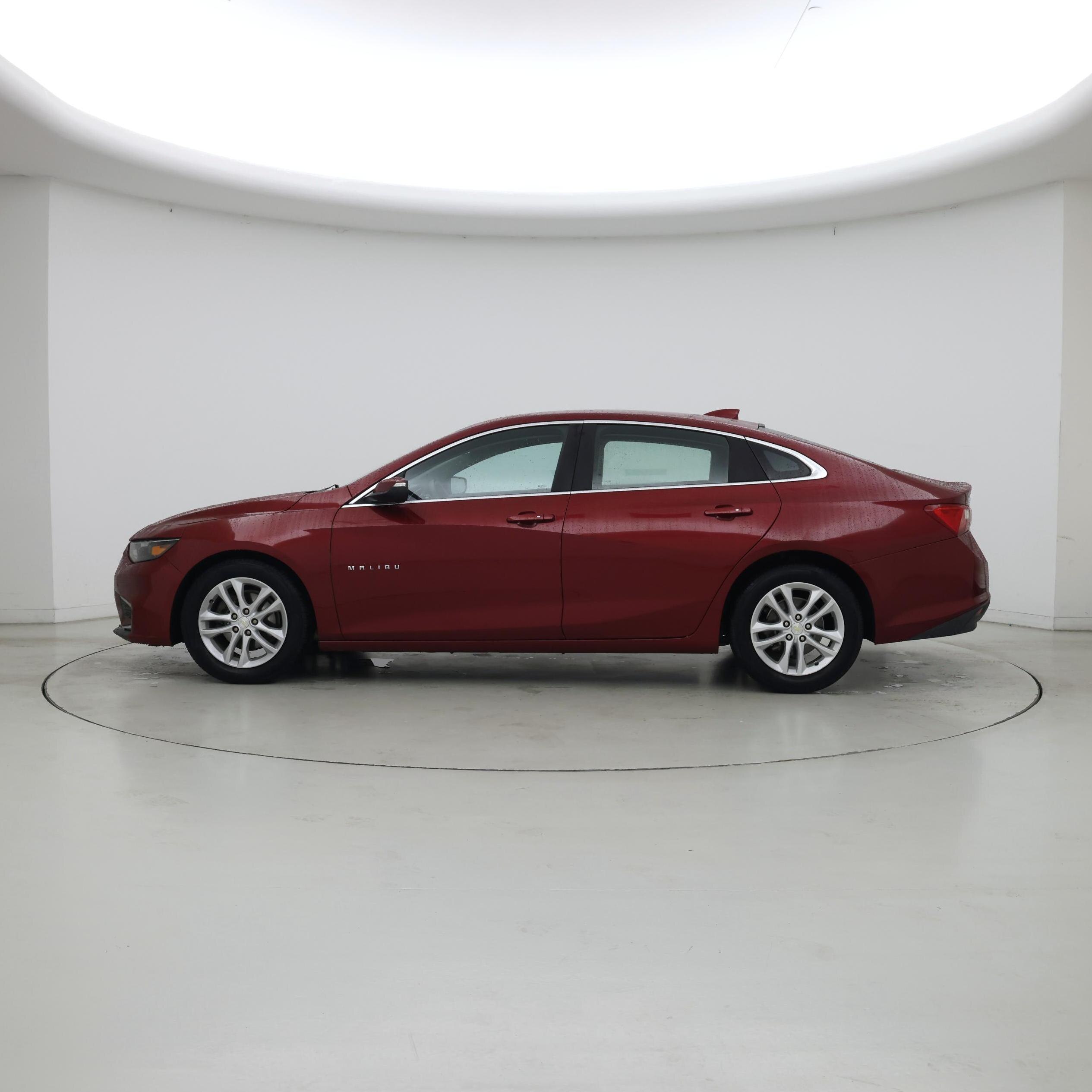 Thumbnail: 2018 Chevrolet Malibu - 3