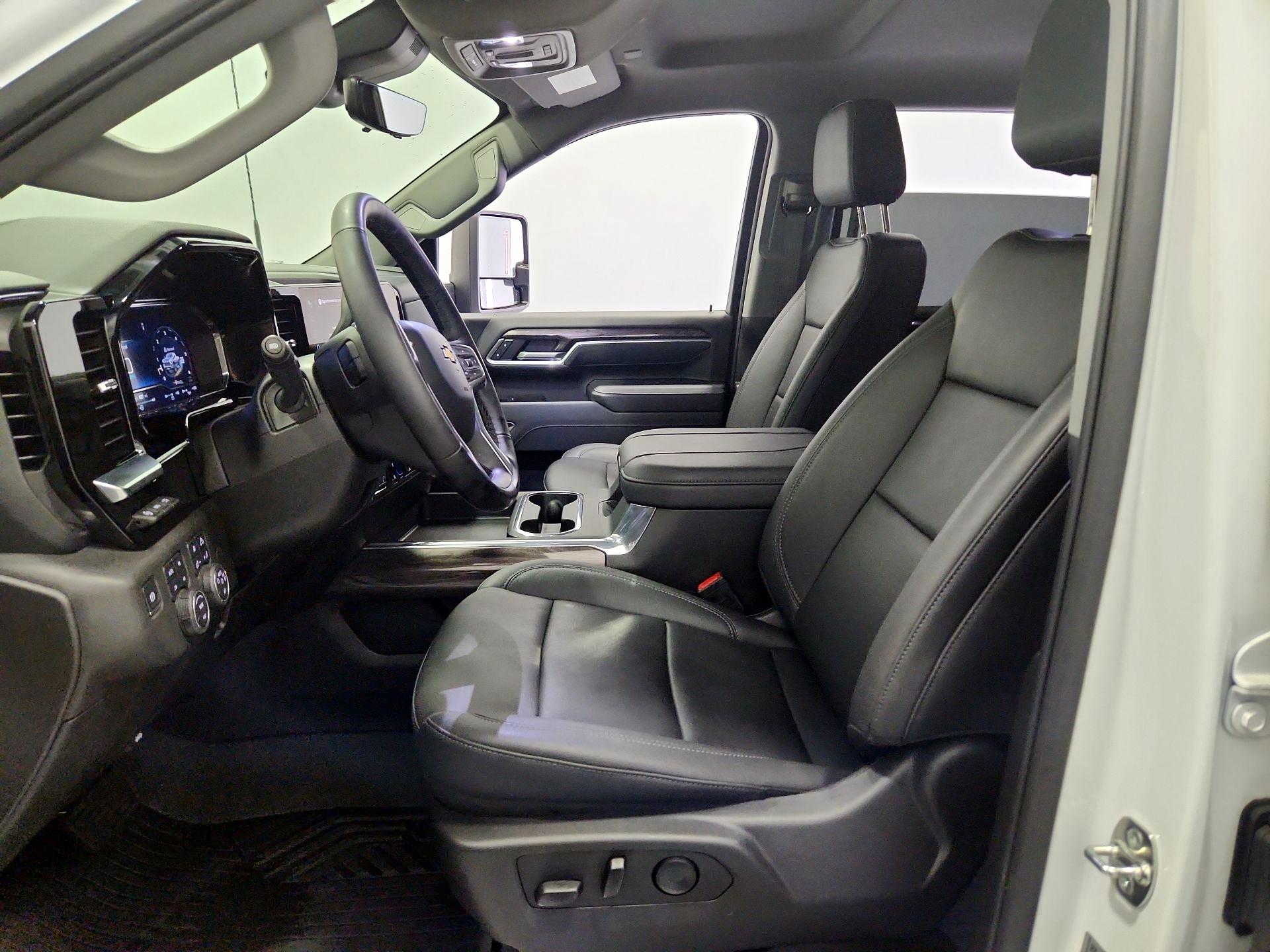 Thumbnail: 2025 Chevrolet Silverado 3500 - 11