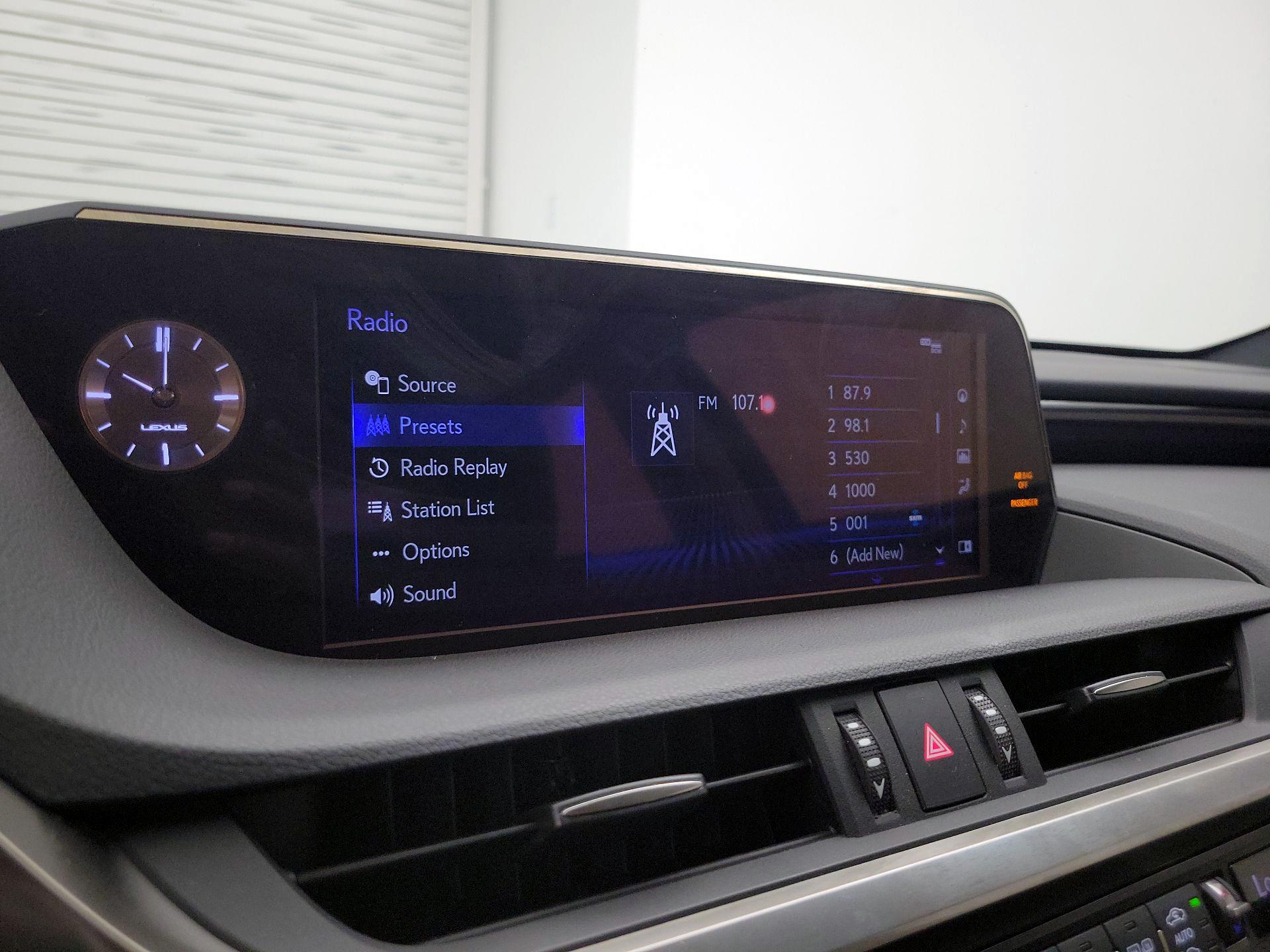 Thumbnail: 2019 Lexus ES - 16