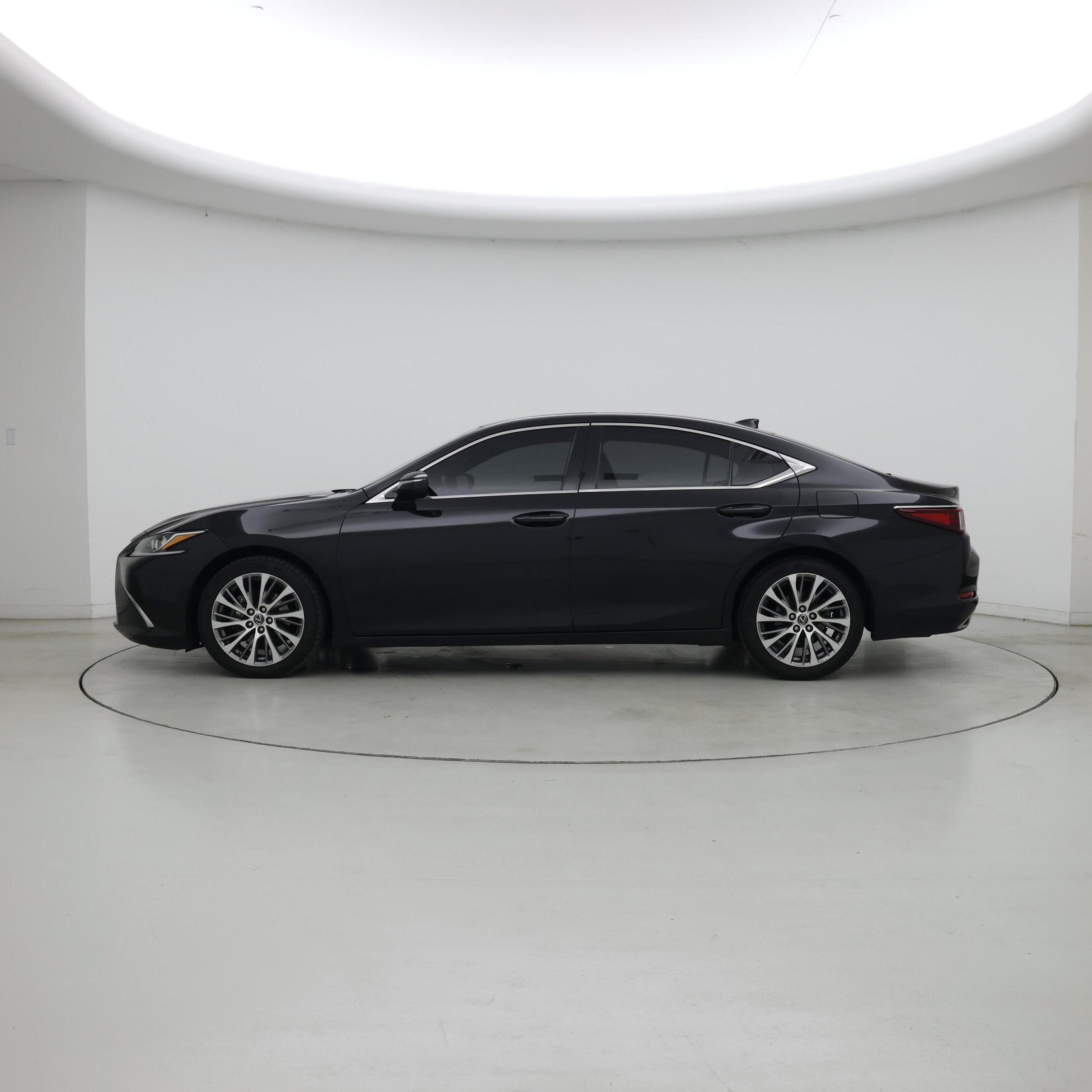 Thumbnail: 2019 Lexus ES - 3