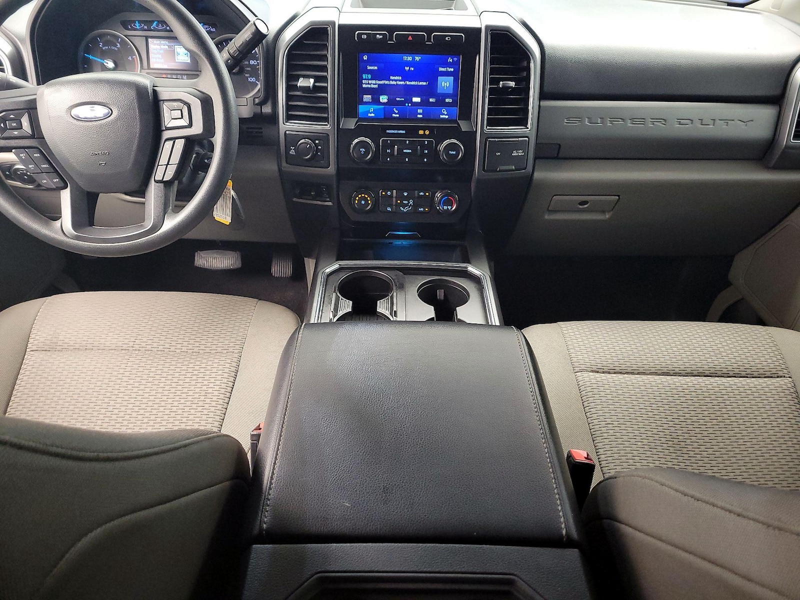 2022 Ford F-350 Super Duty XLT - Photo 10