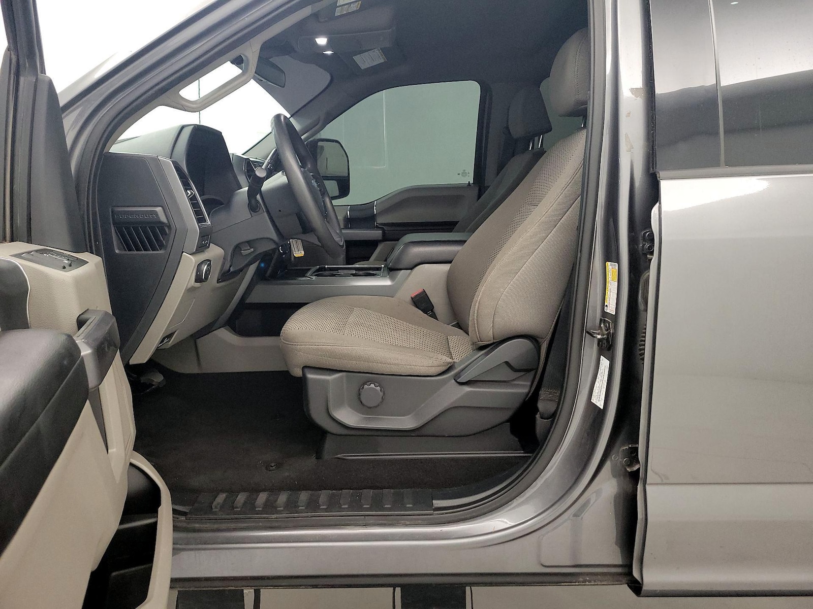 2022 Ford F-350 Super Duty XLT - Photo 12