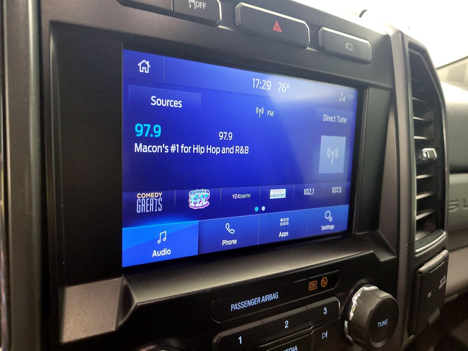 2022 Ford F-350 Super Duty XLT - Photo 16