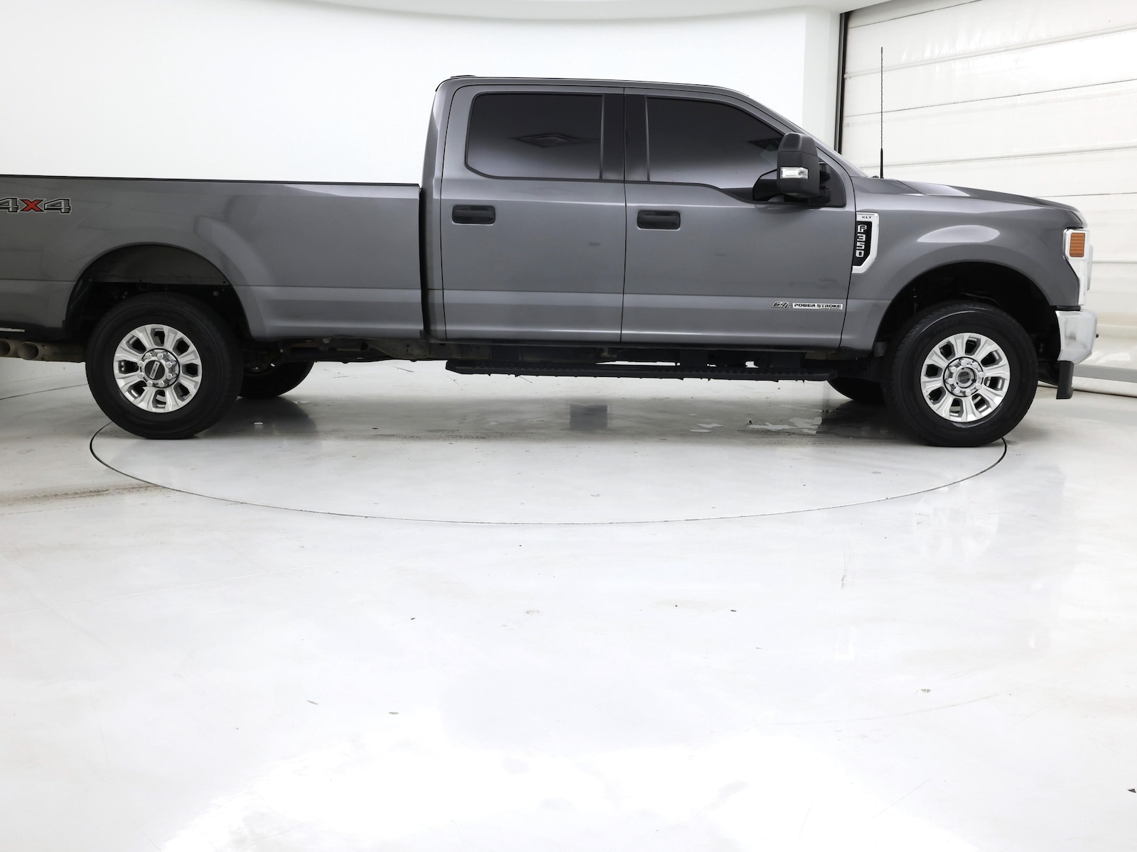 2022 Ford F-350 Super Duty XLT - Photo 8