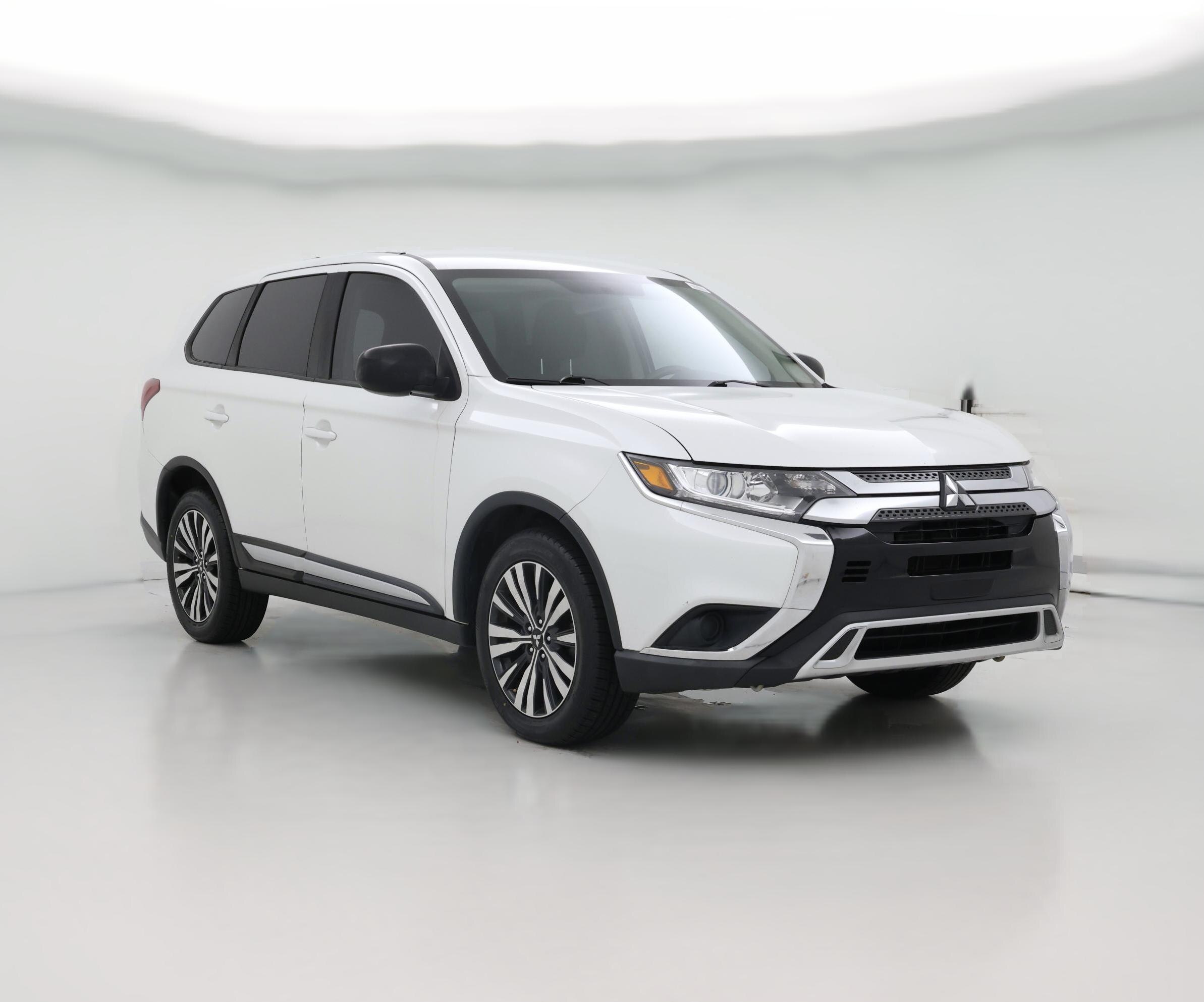 Thumbnail: 2019 Mitsubishi Outlander - 1