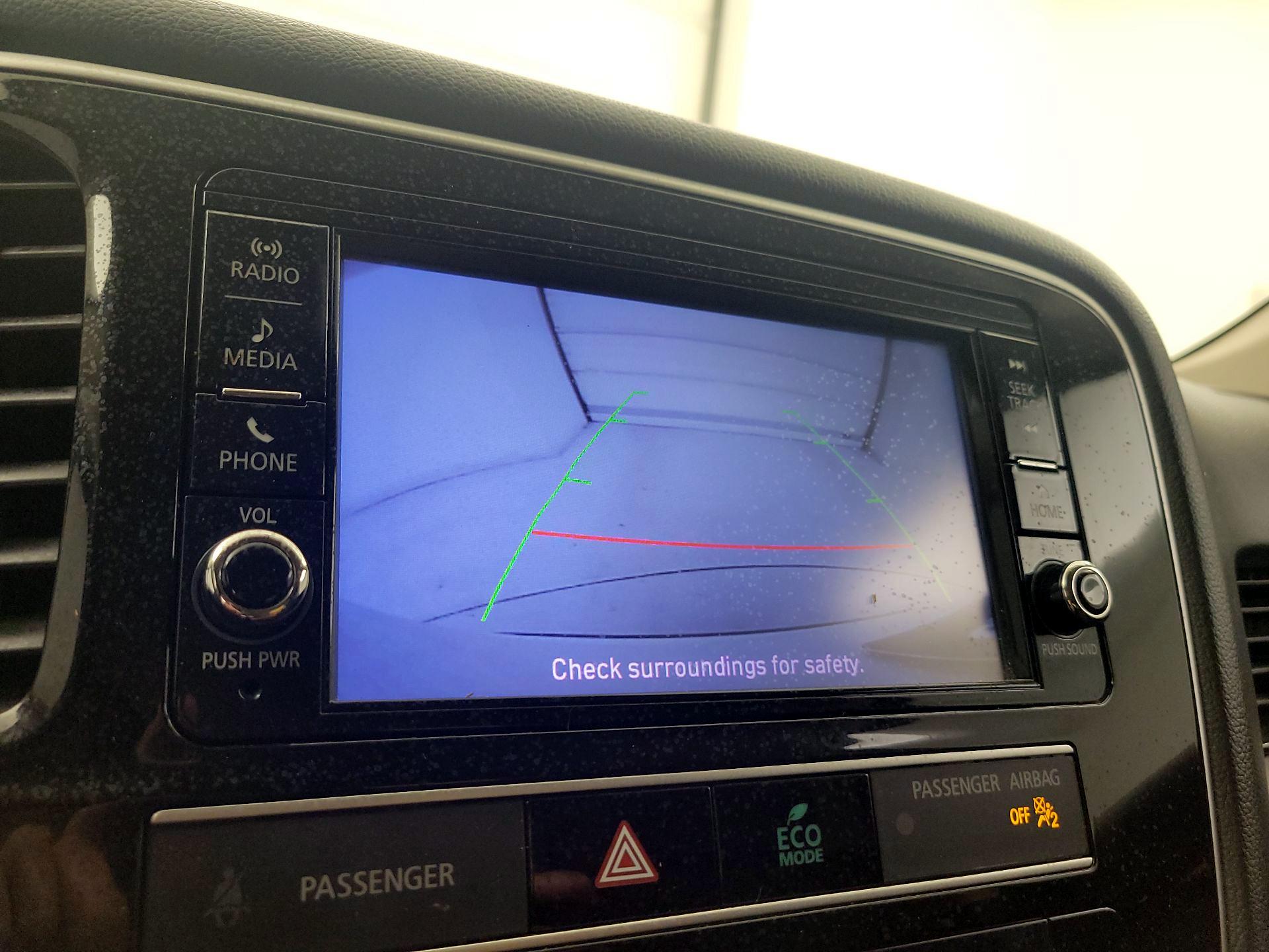 Thumbnail: 2019 Mitsubishi Outlander - 14
