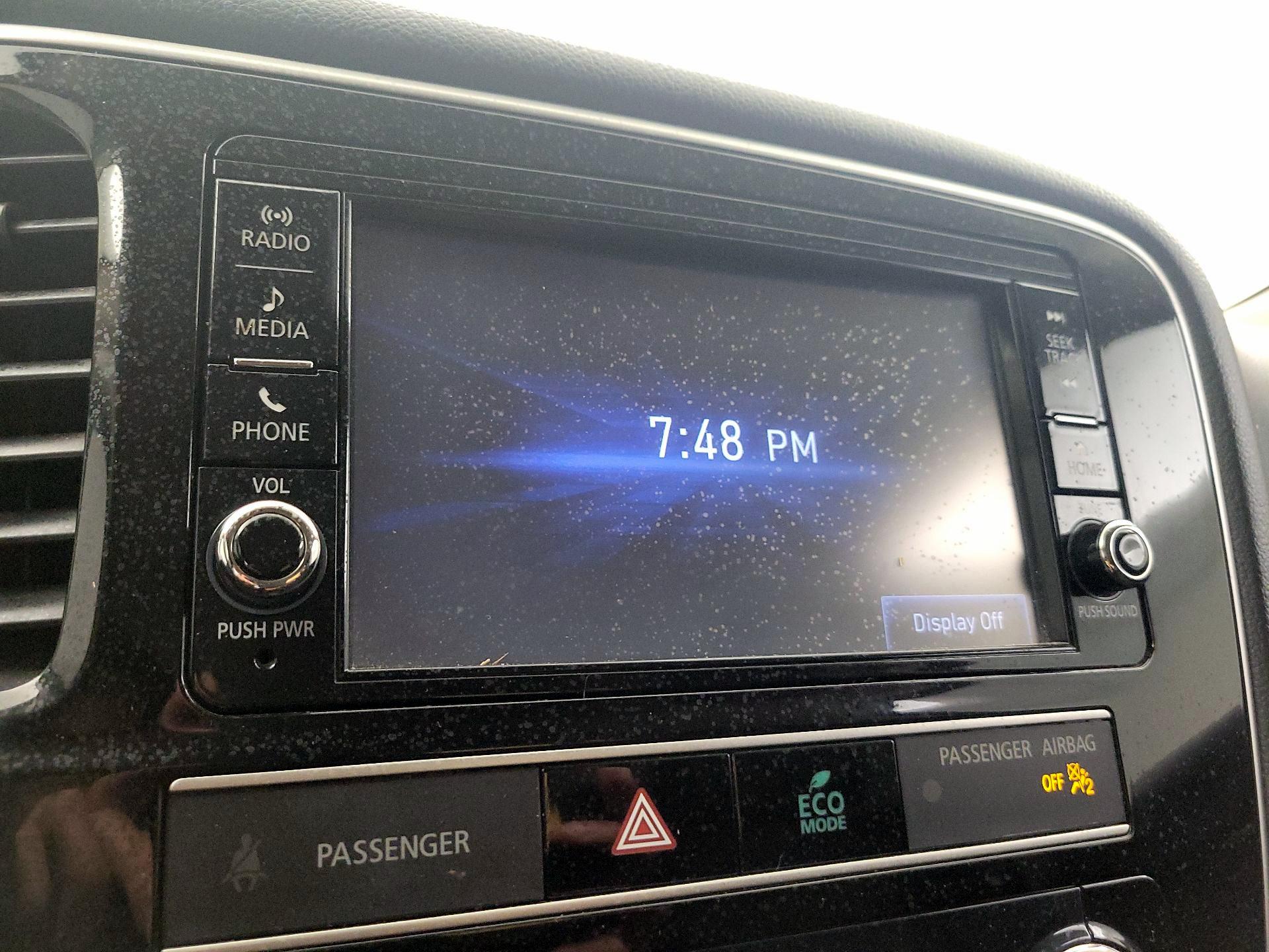 Thumbnail: 2019 Mitsubishi Outlander - 15