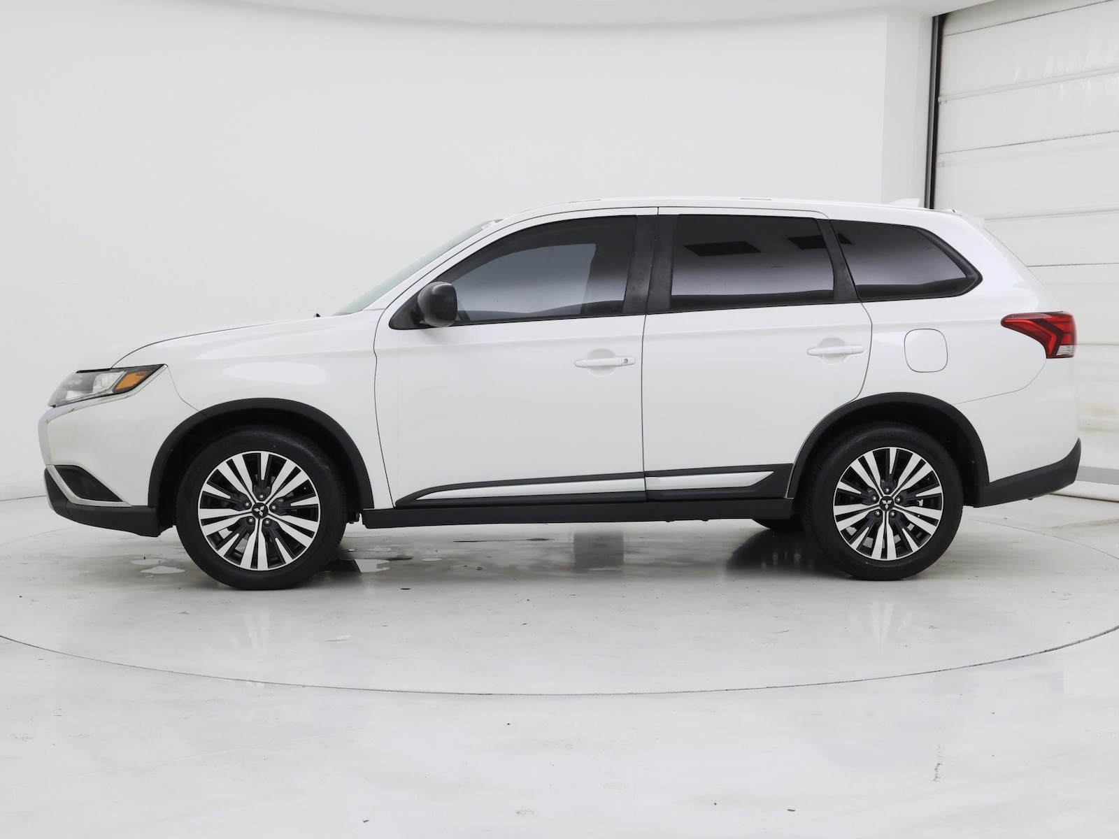 2019 Mitsubishi Outlander ES - Photo 4