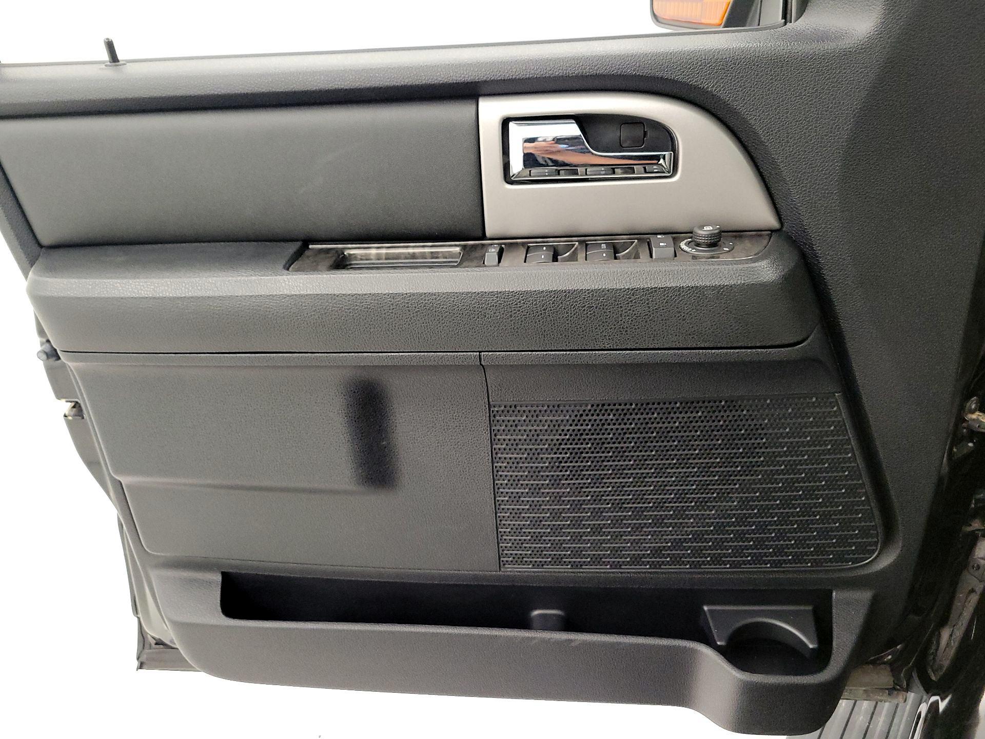 Thumbnail: 2015 Ford Expedition - 12