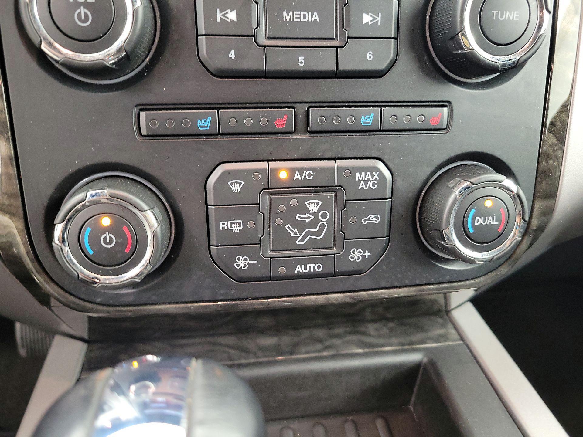 Thumbnail: 2015 Ford Expedition - 16